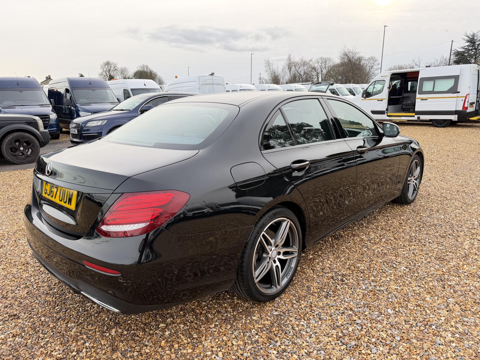 Mercedes-Benz E Class 2.0 E200d AMG Line Saloon 4dr Diesel G-Tronic+ Euro 6 (s/s) (150 ps)