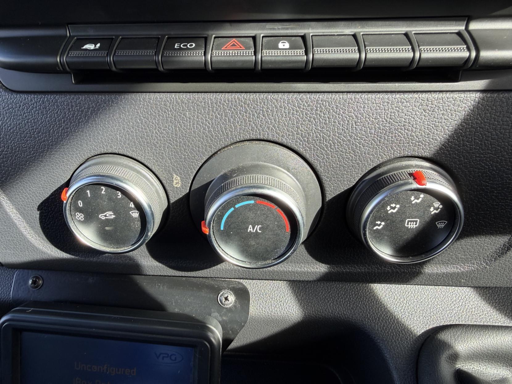 Vauxhall Movano 2.3 CDTi 3500 BiTurbo Edition Panel Van 5dr Diesel Manual FWD L2 H2 Euro 6 (135 ps)