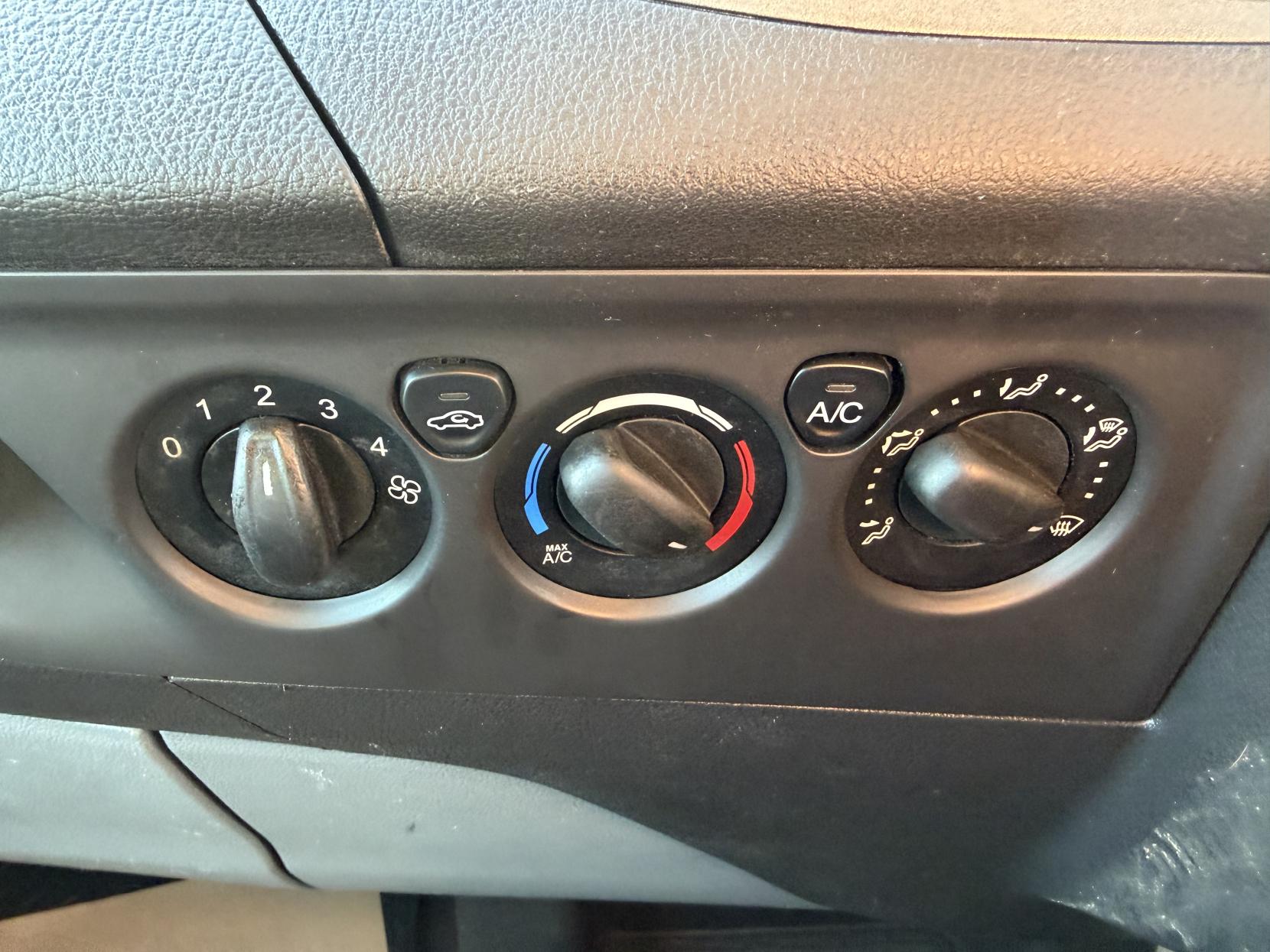 Ford Transit Custom 2.2 TDCi 290 Panel Van 5dr Diesel Manual L1 H1 (186 g/km, 98 bhp)