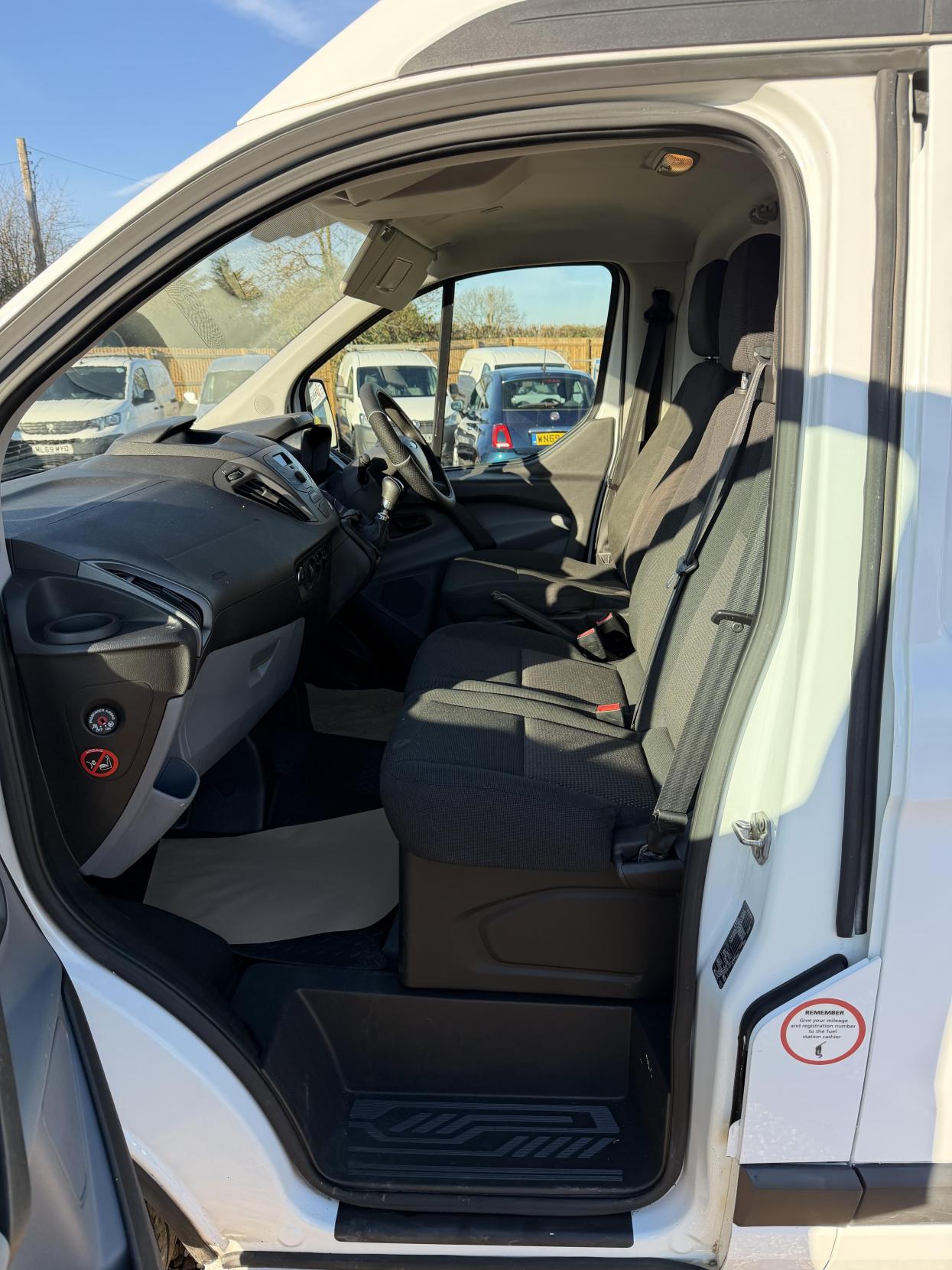 Ford Transit Custom 2.2 TDCi 290 Panel Van 5dr Diesel Manual L1 H1 (186 g/km, 98 bhp)