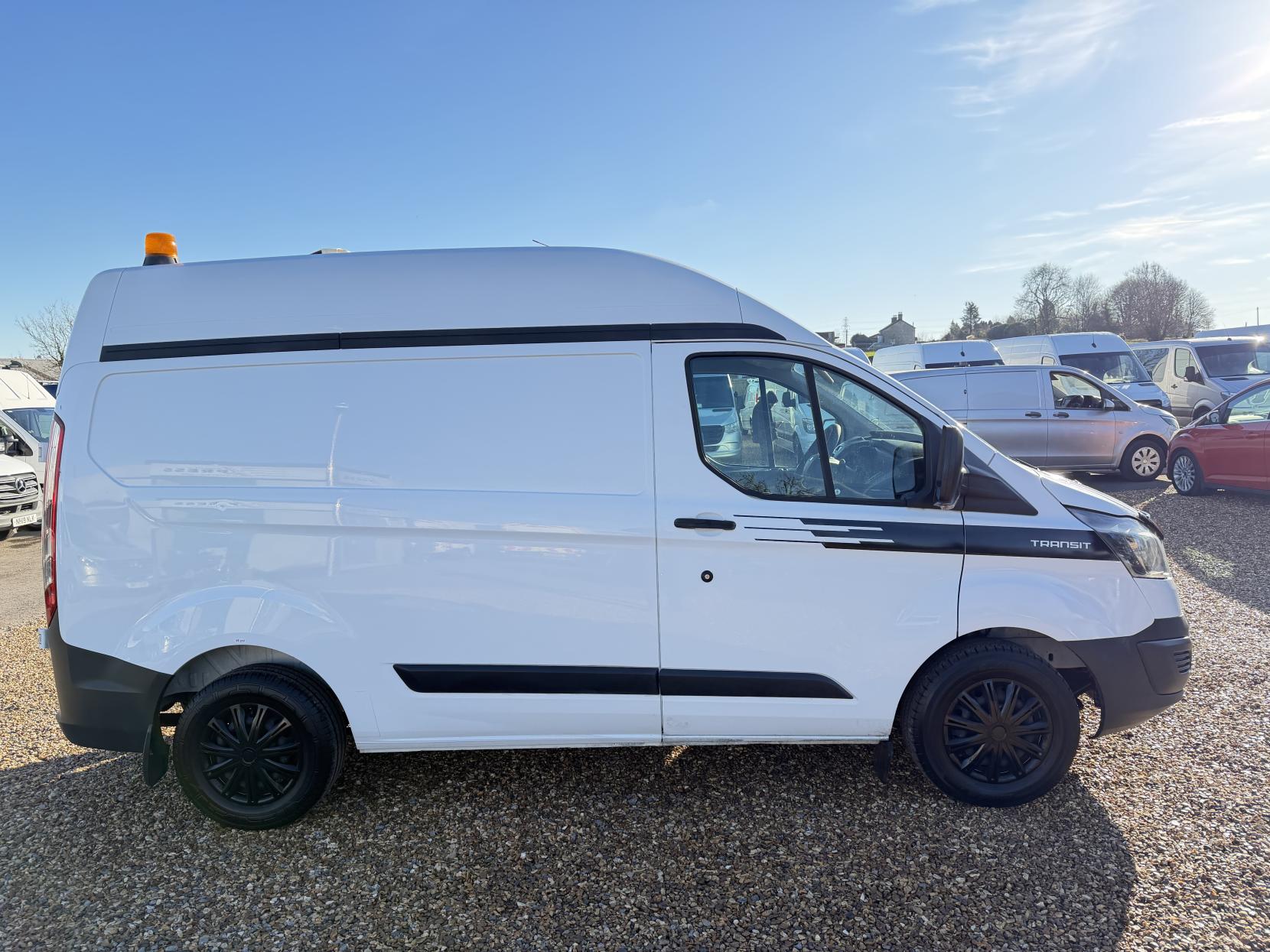 Ford Transit Custom 2.2 TDCi 290 Panel Van 5dr Diesel Manual L1 H1 (186 g/km, 98 bhp)