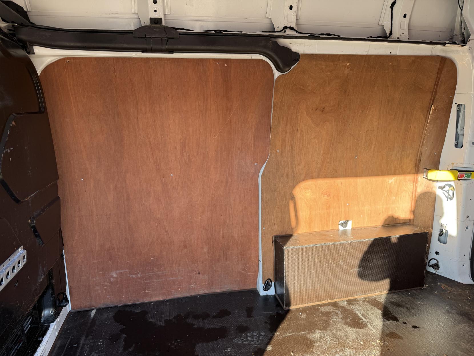 Ford Transit Custom 2.2 TDCi 290 Panel Van 5dr Diesel Manual L1 H1 (186 g/km, 98 bhp)