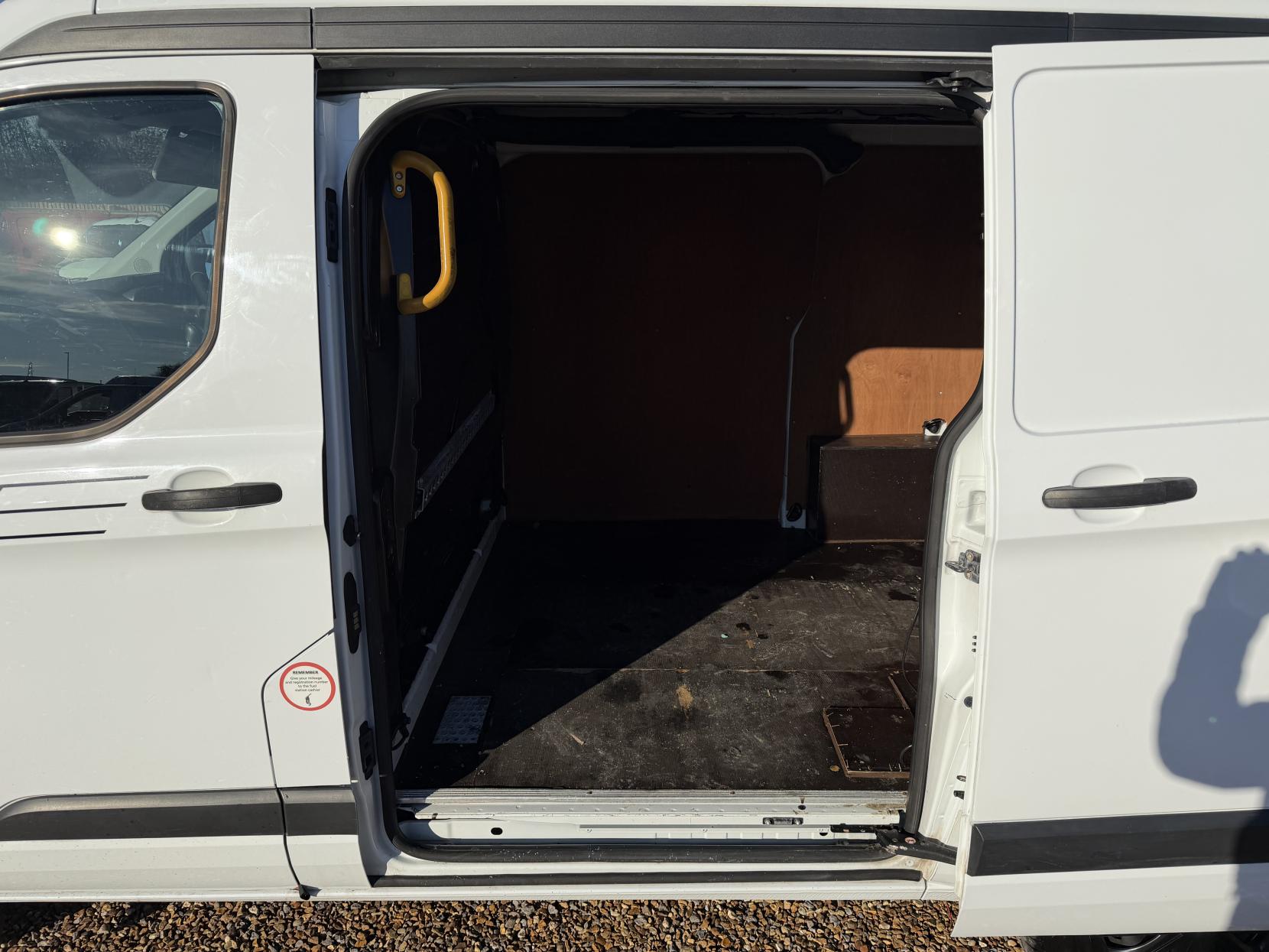 Ford Transit Custom 2.2 TDCi 290 Panel Van 5dr Diesel Manual L1 H1 (186 g/km, 98 bhp)