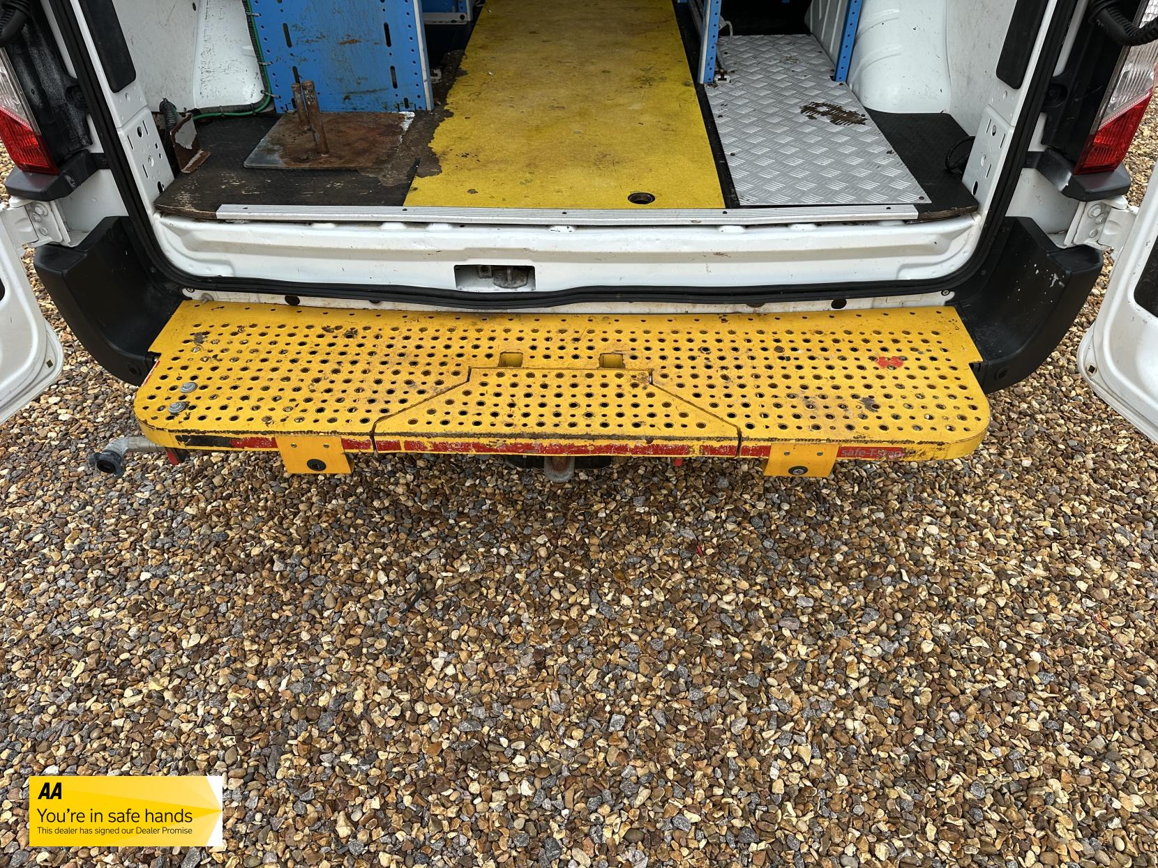 Ford Transit 2.0 350 EcoBlue Panel Van 5dr Diesel Manual RWD L2 H3 Euro 6 (130 ps)