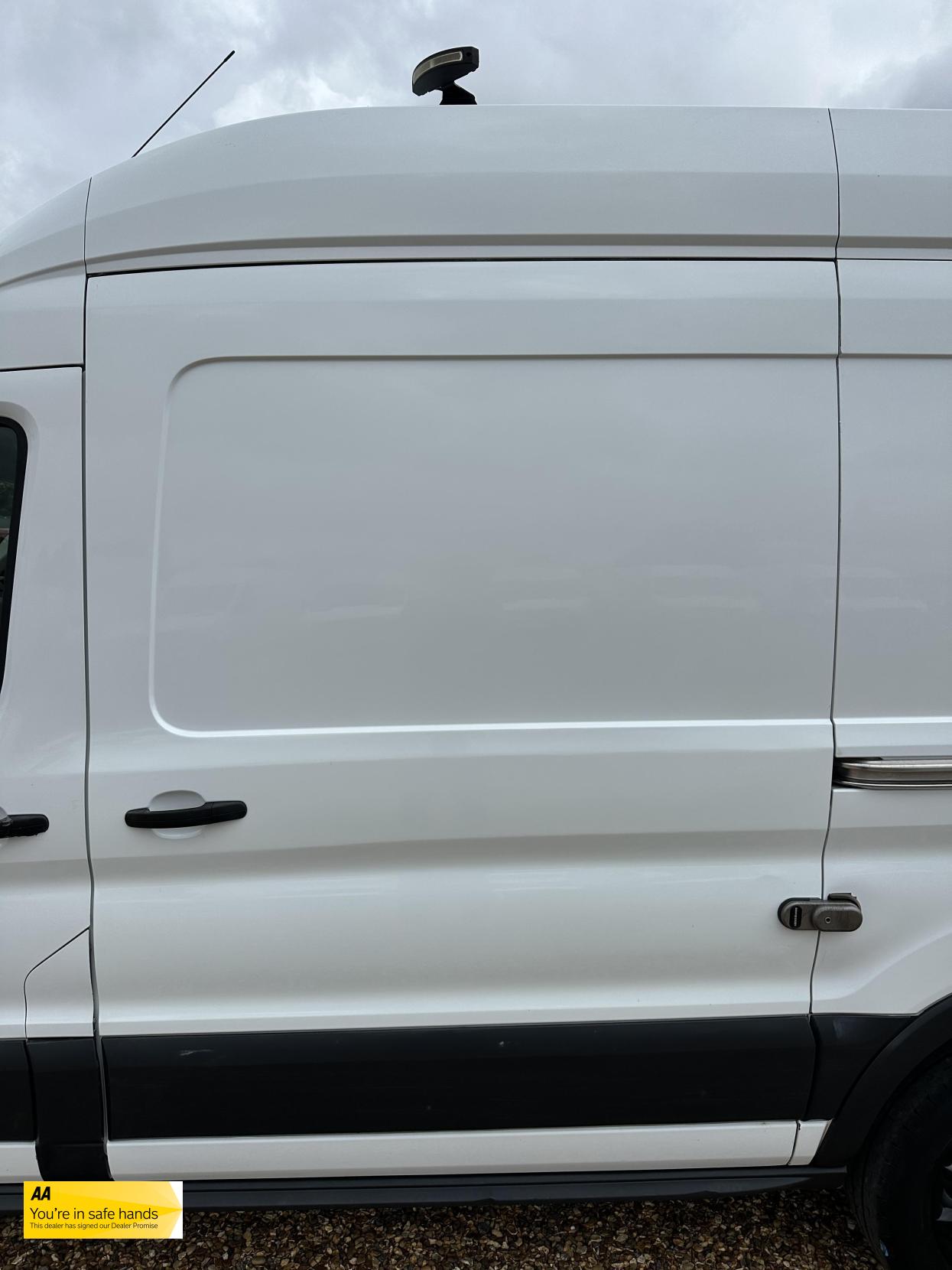 Ford Transit 2.0 350 EcoBlue Panel Van 5dr Diesel Manual RWD L2 H3 Euro 6 (130 ps)