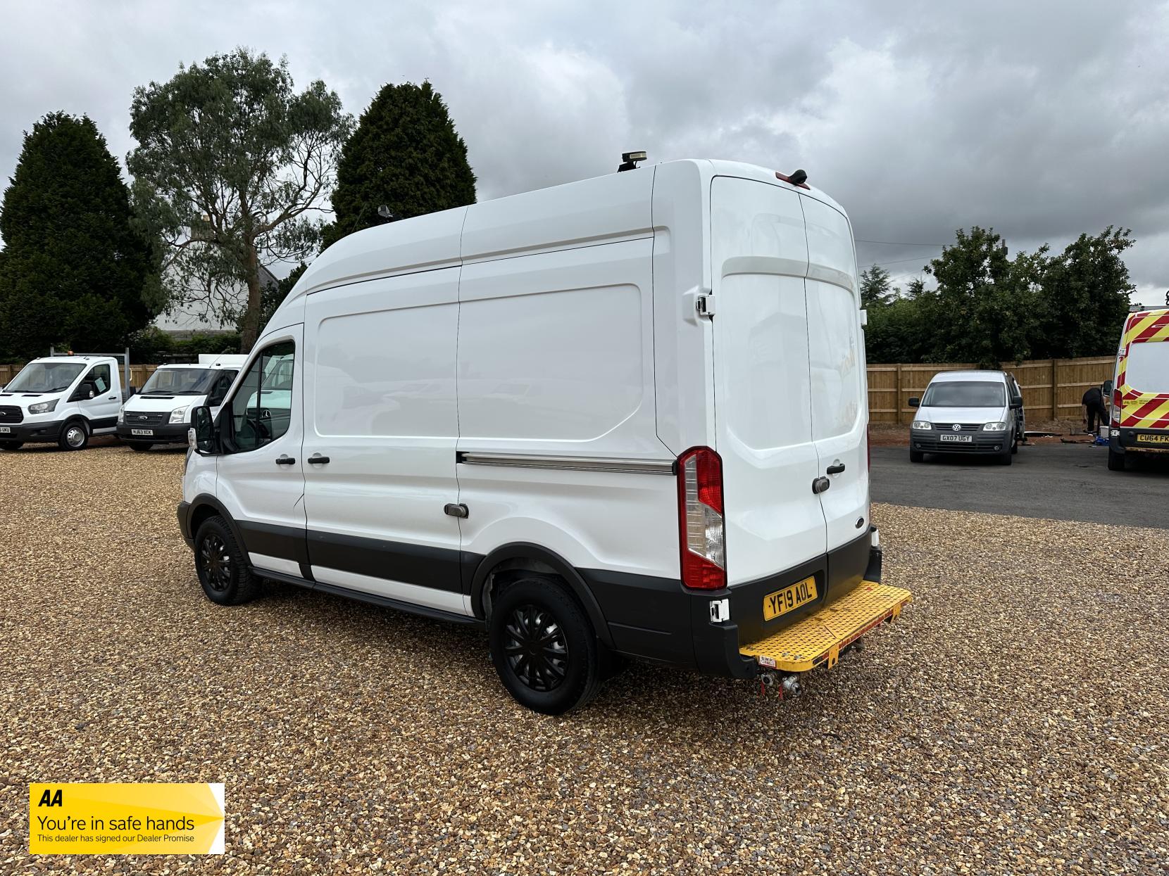 Ford Transit 2.0 350 EcoBlue Panel Van 5dr Diesel Manual RWD L2 H3 Euro 6 (130 ps)