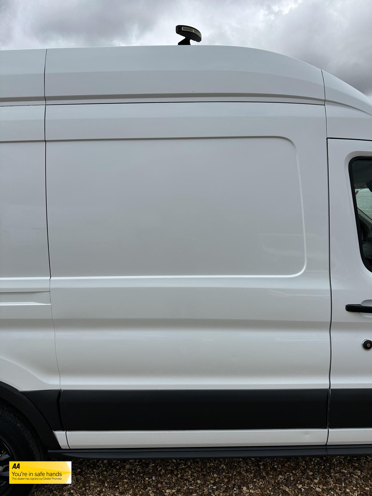 Ford Transit 2.0 350 EcoBlue Panel Van 5dr Diesel Manual RWD L2 H3 Euro 6 (130 ps)