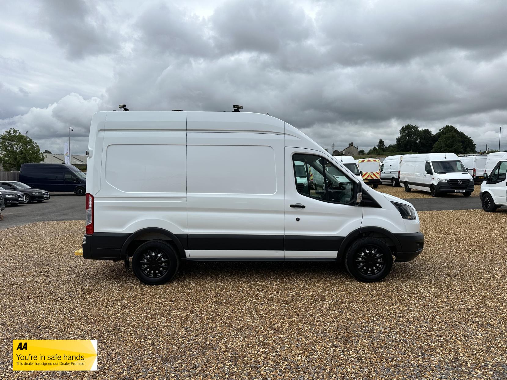 Ford Transit 2.0 350 EcoBlue Panel Van 5dr Diesel Manual RWD L2 H3 Euro 6 (130 ps)