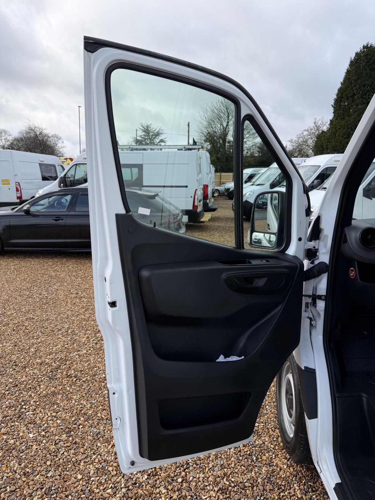 Mercedes-Benz Sprinter 2.1 316 CDI Panel Van 5dr Diesel Manual RWD L2 H2 Euro 6 (163 ps)