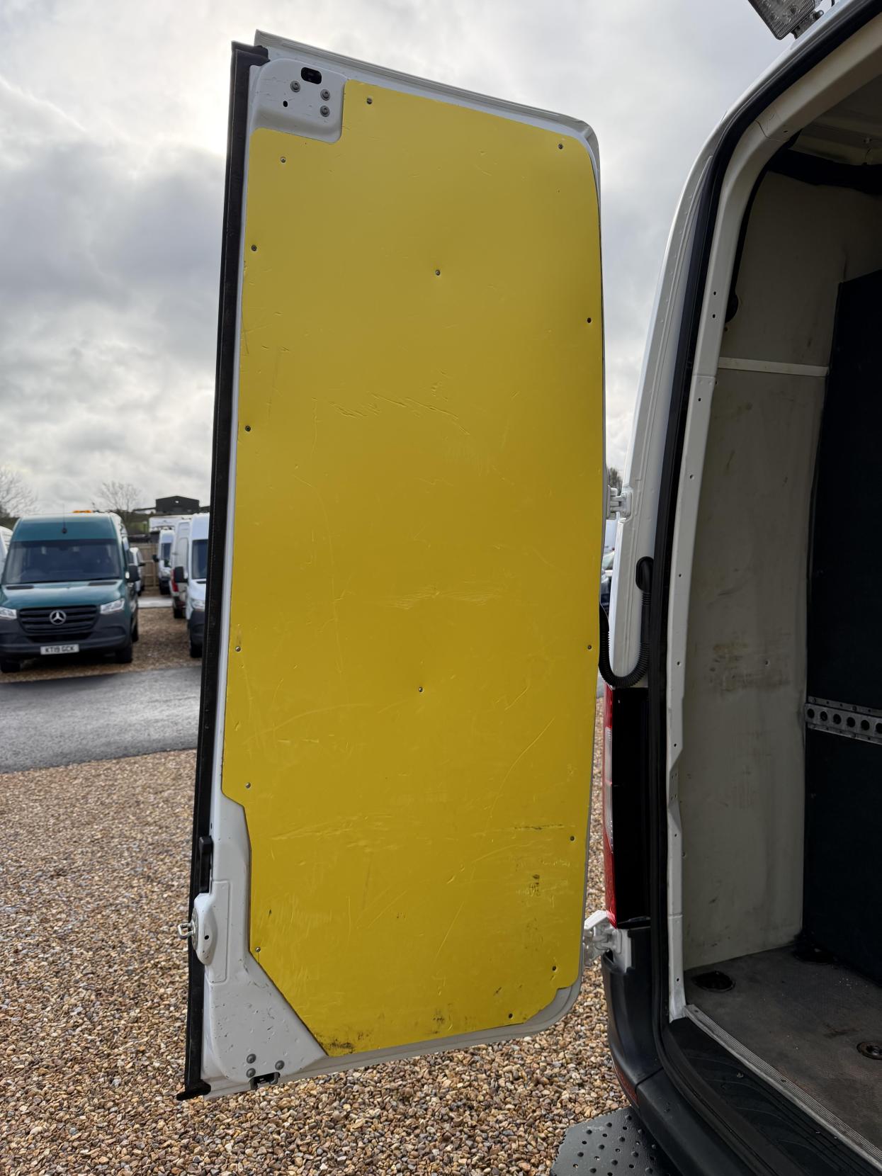 Mercedes-Benz Sprinter 2.1 316 CDI Panel Van 5dr Diesel Manual RWD L2 H2 Euro 6 (163 ps)