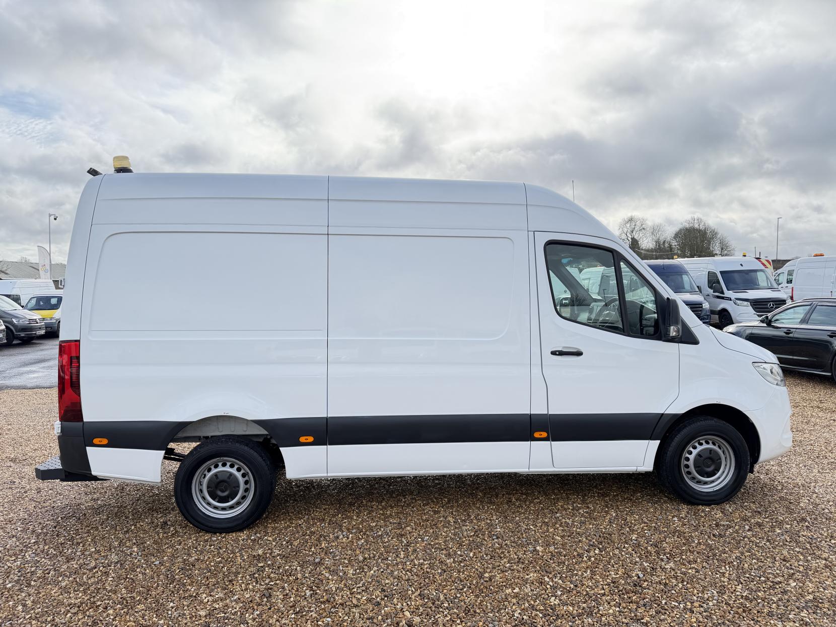 Mercedes-Benz Sprinter 2.1 316 CDI Panel Van 5dr Diesel Manual RWD L2 H2 Euro 6 (163 ps)