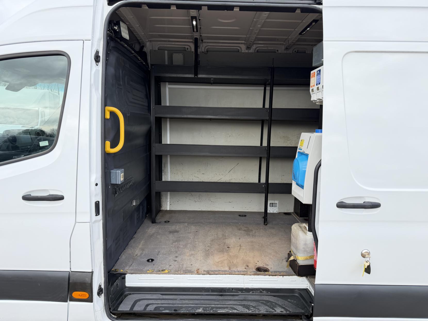 Mercedes-Benz Sprinter 2.1 316 CDI Panel Van 5dr Diesel Manual RWD L2 H2 Euro 6 (163 ps)