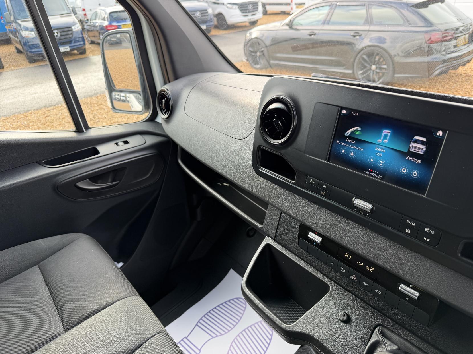 Mercedes-Benz Sprinter 2.1 316 CDI Panel Van 5dr Diesel Manual RWD L2 H2 Euro 6 (163 ps)