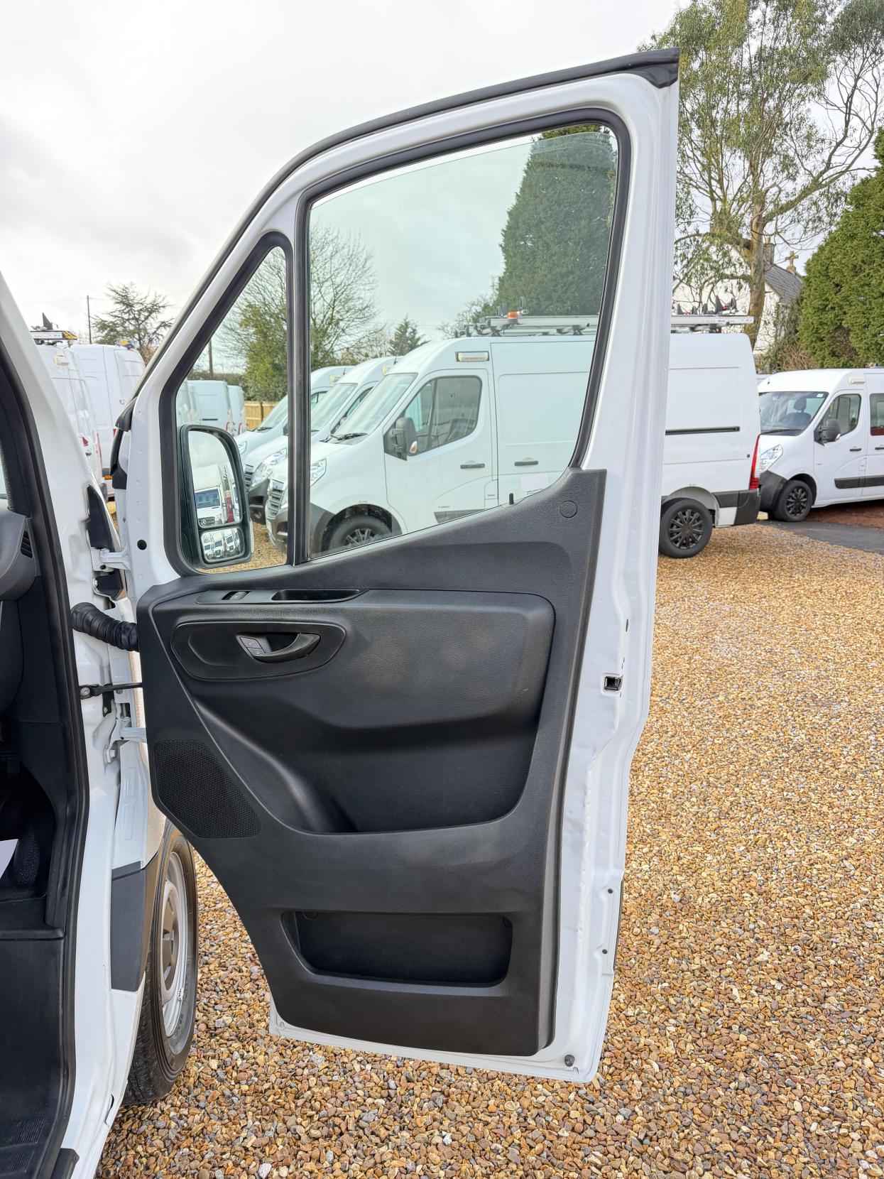 Mercedes-Benz Sprinter 2.1 316 CDI Panel Van 5dr Diesel Manual RWD L2 H2 Euro 6 (163 ps)