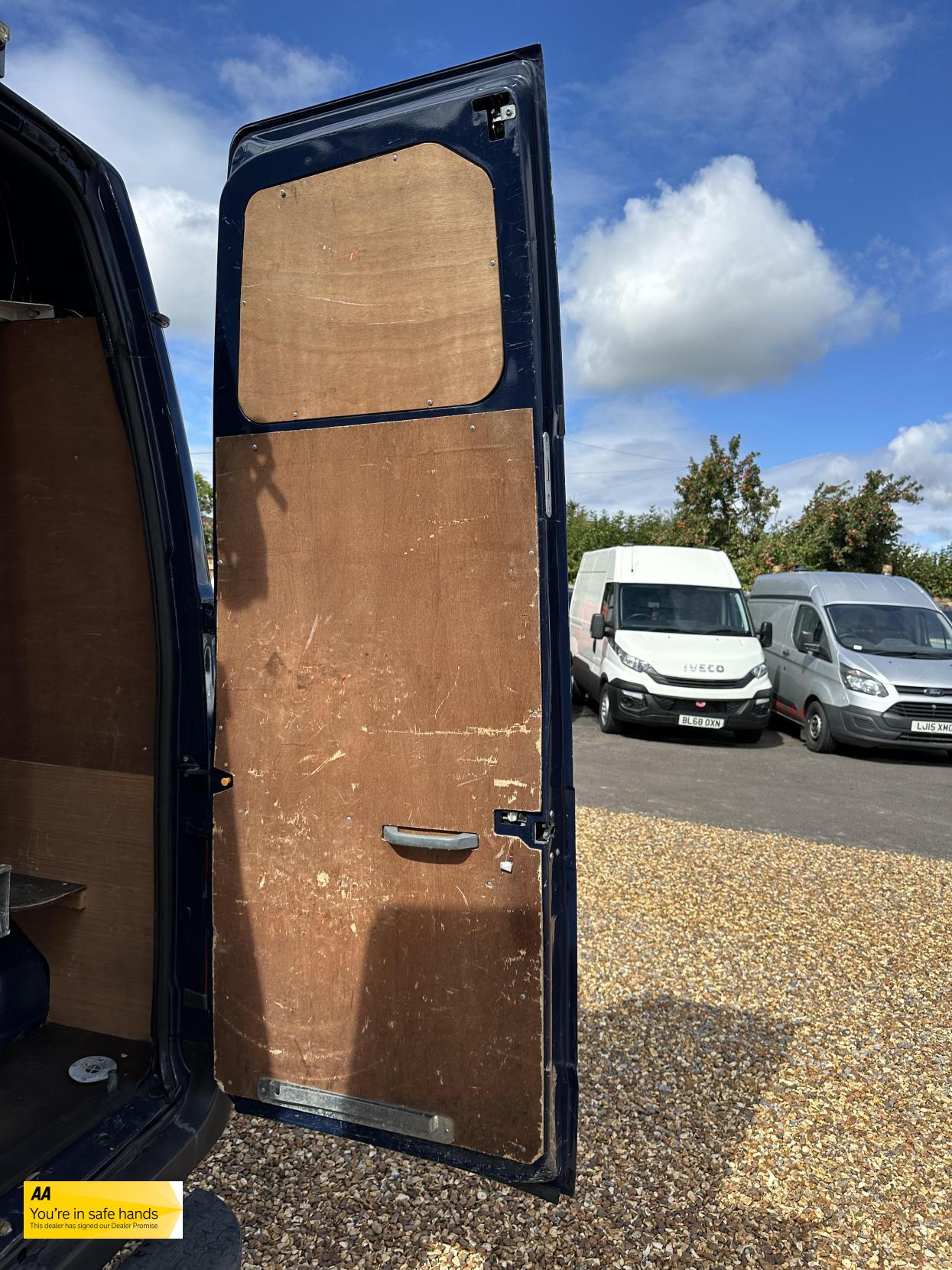 Ford Transit 2.2 TDCi 350 Panel Van 3dr Diesel Manual FWD L2 H3 (209 g/km, 123 bhp)