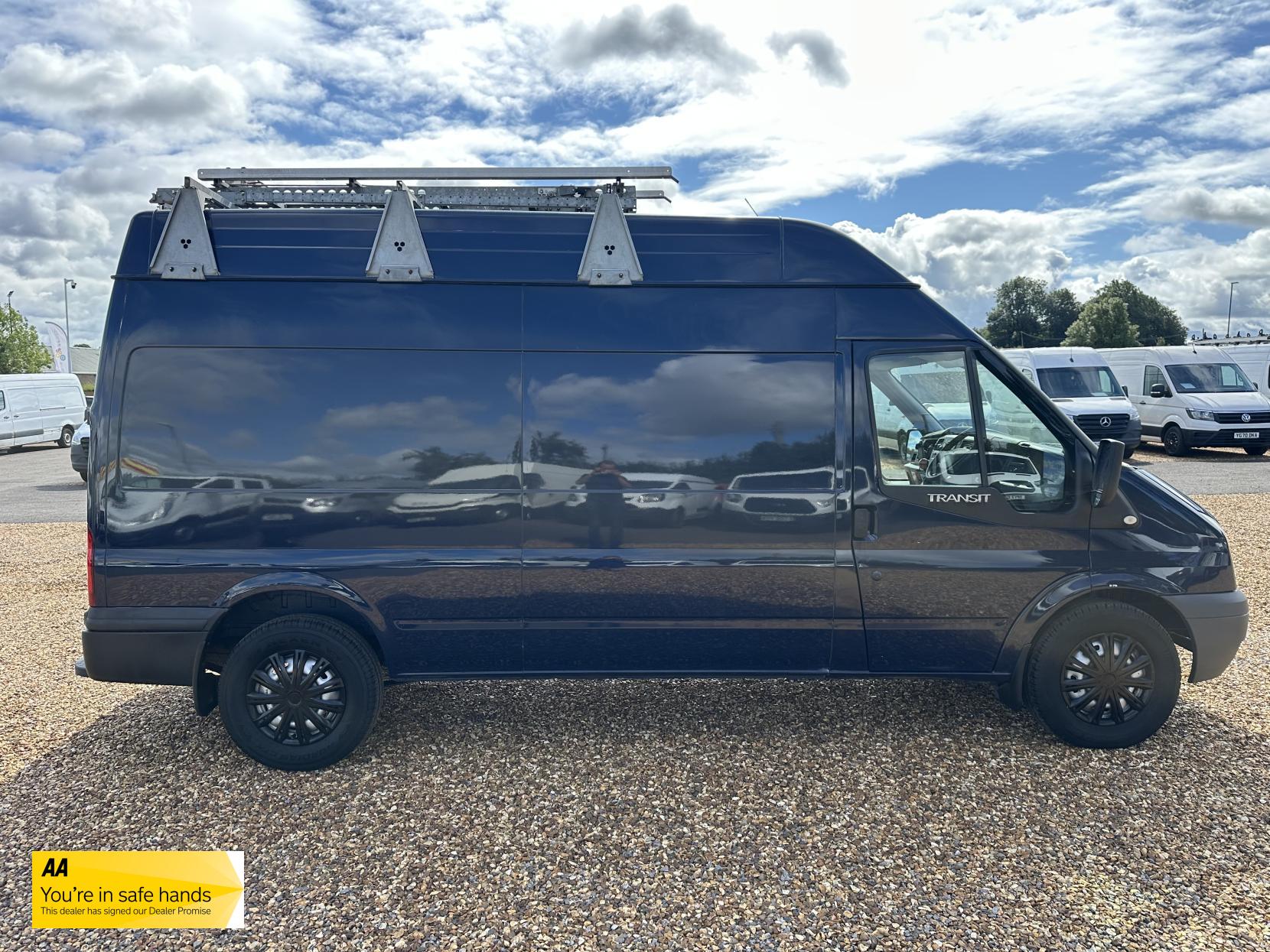 Ford Transit 2.2 TDCi 350 Panel Van 3dr Diesel Manual FWD L2 H3 (209 g/km, 123 bhp)