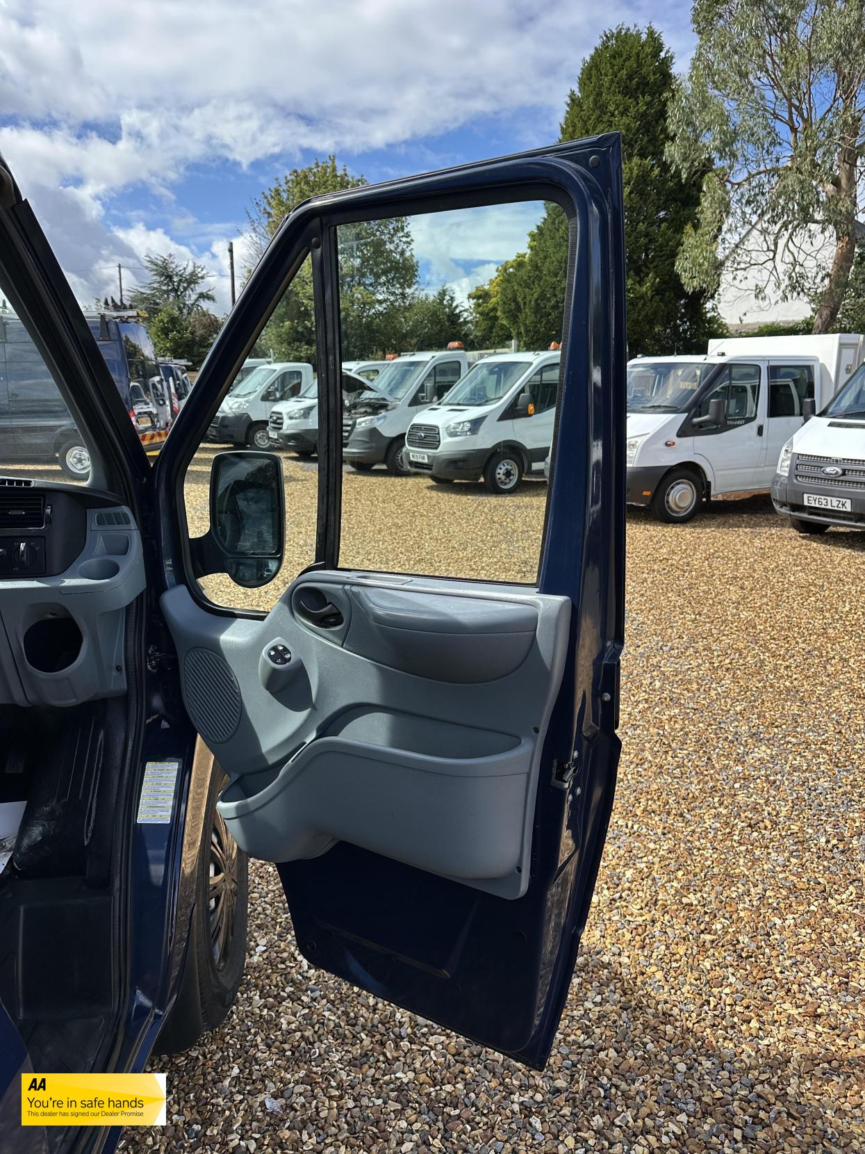 Ford Transit 2.2 TDCi 350 Panel Van 3dr Diesel Manual FWD L2 H3 (209 g/km, 123 bhp)