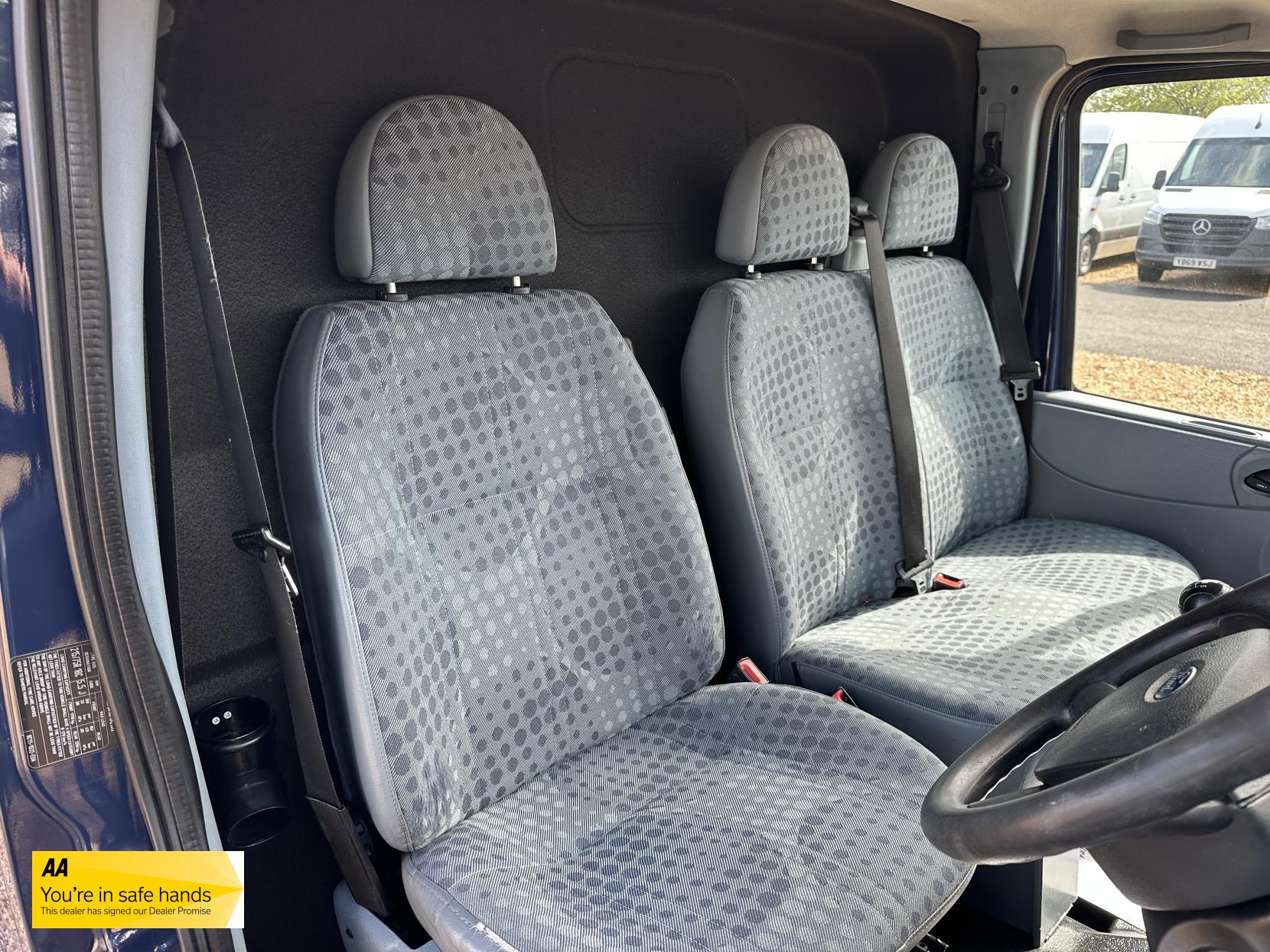 Ford Transit 2.2 TDCi 350 Panel Van 3dr Diesel Manual FWD L2 H3 (209 g/km, 123 bhp)