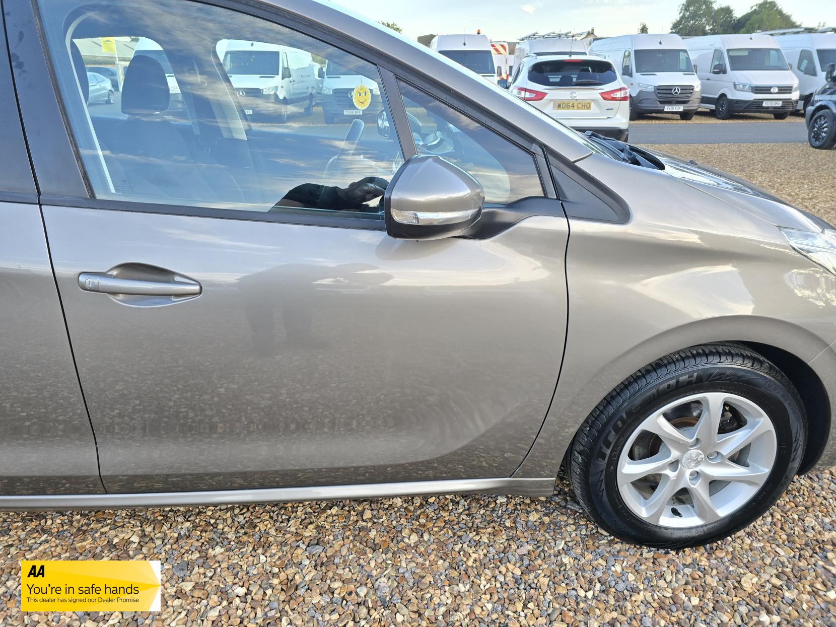 Peugeot 208 1.0 VTi Active Hatchback 5dr Petrol Manual Euro 5 (68 ps)