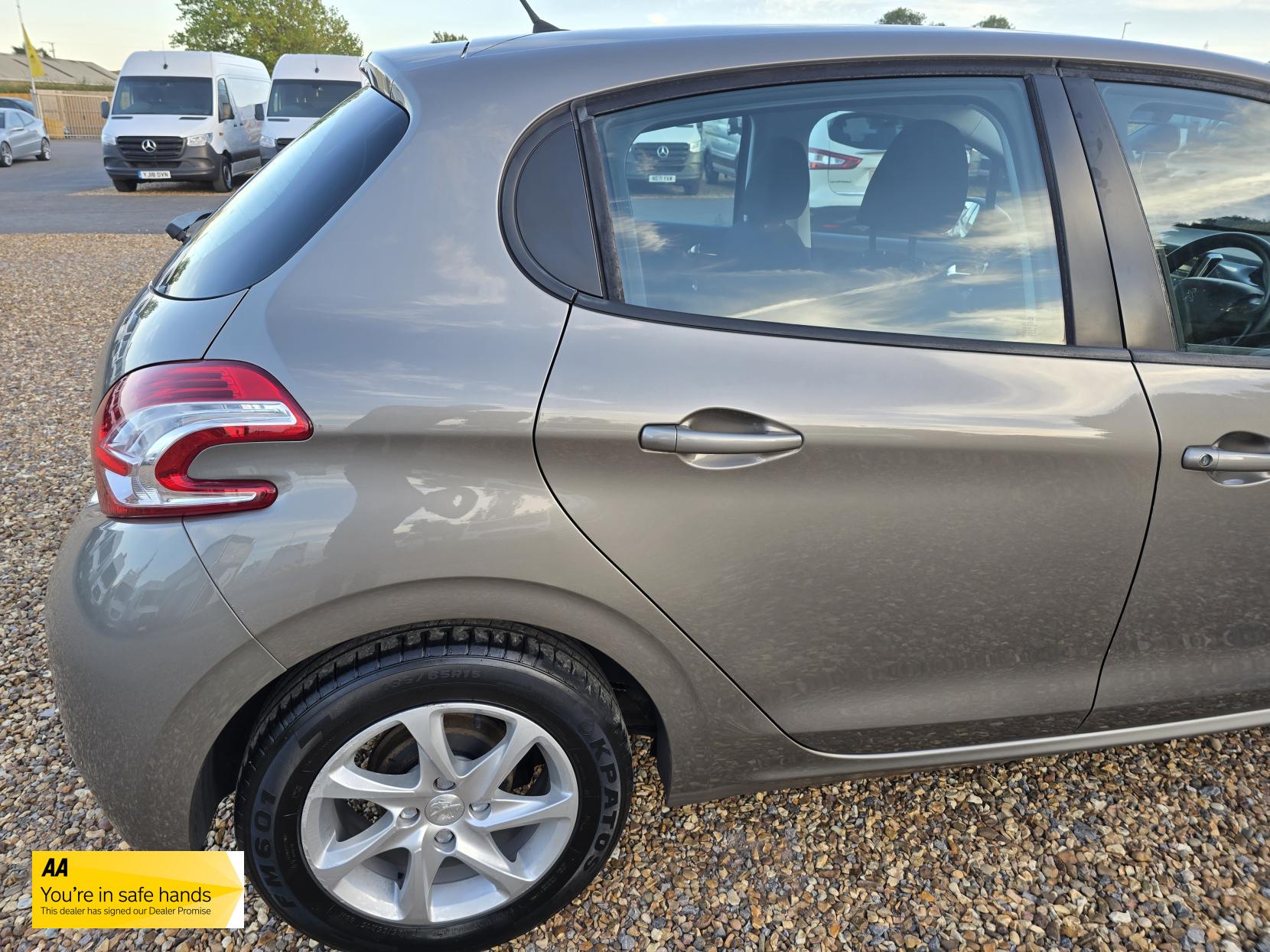 Peugeot 208 1.0 VTi Active Hatchback 5dr Petrol Manual Euro 5 (68 ps)