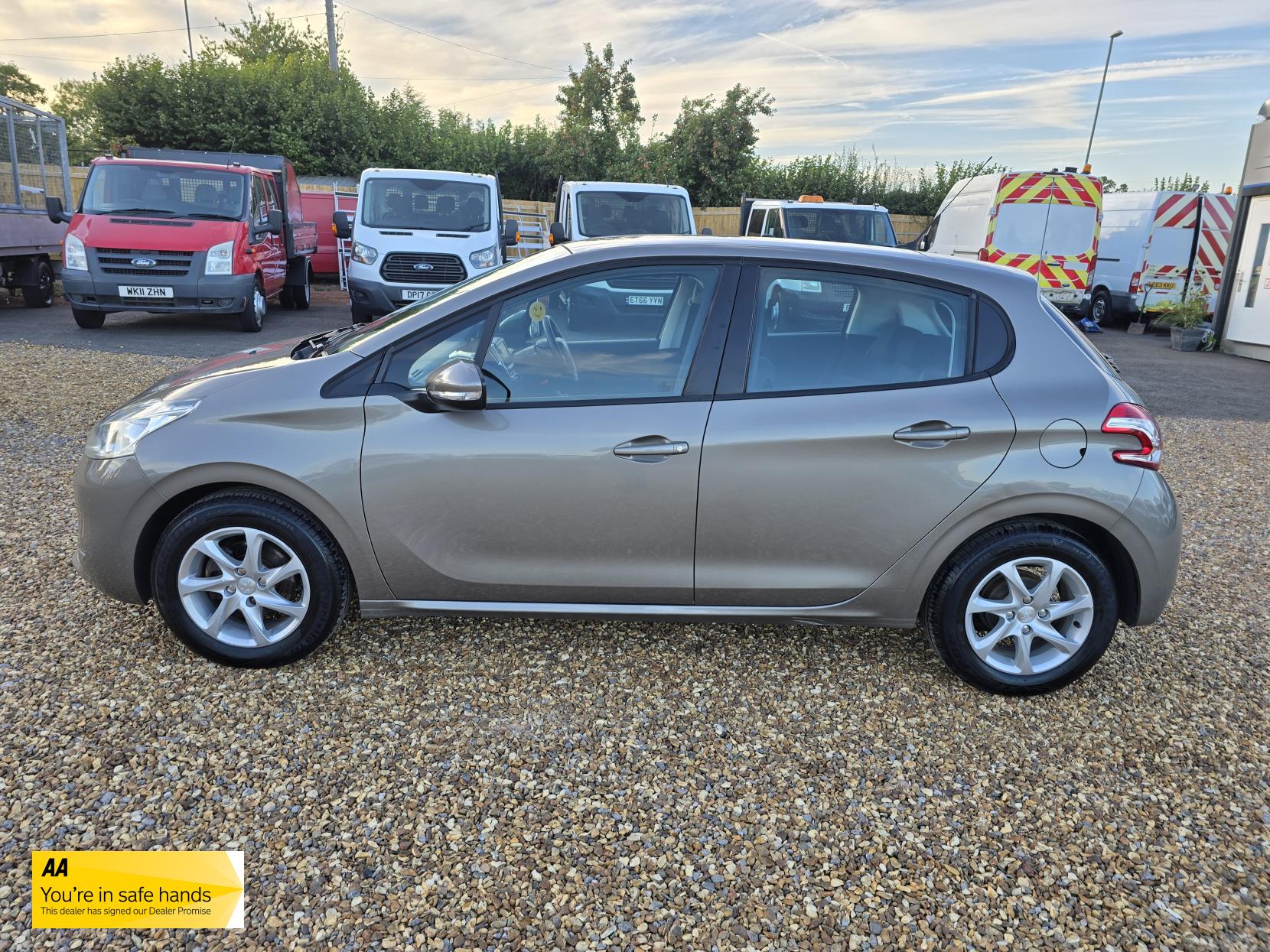 Peugeot 208 1.0 VTi Active Hatchback 5dr Petrol Manual Euro 5 (68 ps)