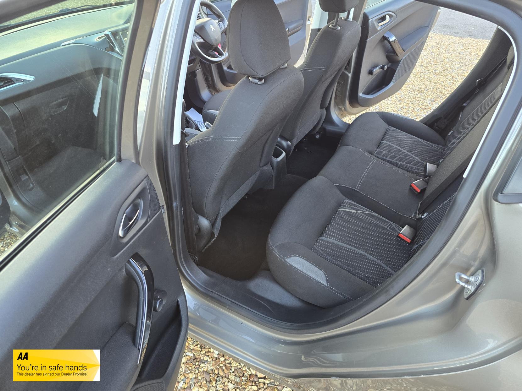 Peugeot 208 1.0 VTi Active Hatchback 5dr Petrol Manual Euro 5 (68 ps)