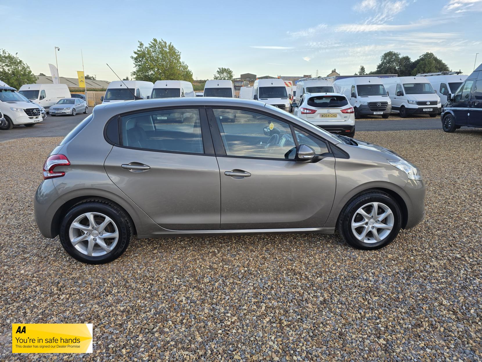 Peugeot 208 1.0 VTi Active Hatchback 5dr Petrol Manual Euro 5 (68 ps)