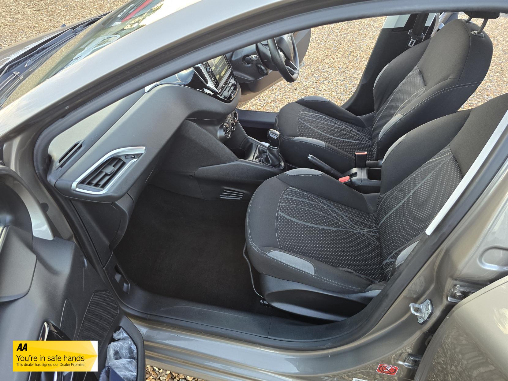 Peugeot 208 1.0 VTi Active Hatchback 5dr Petrol Manual Euro 5 (68 ps)