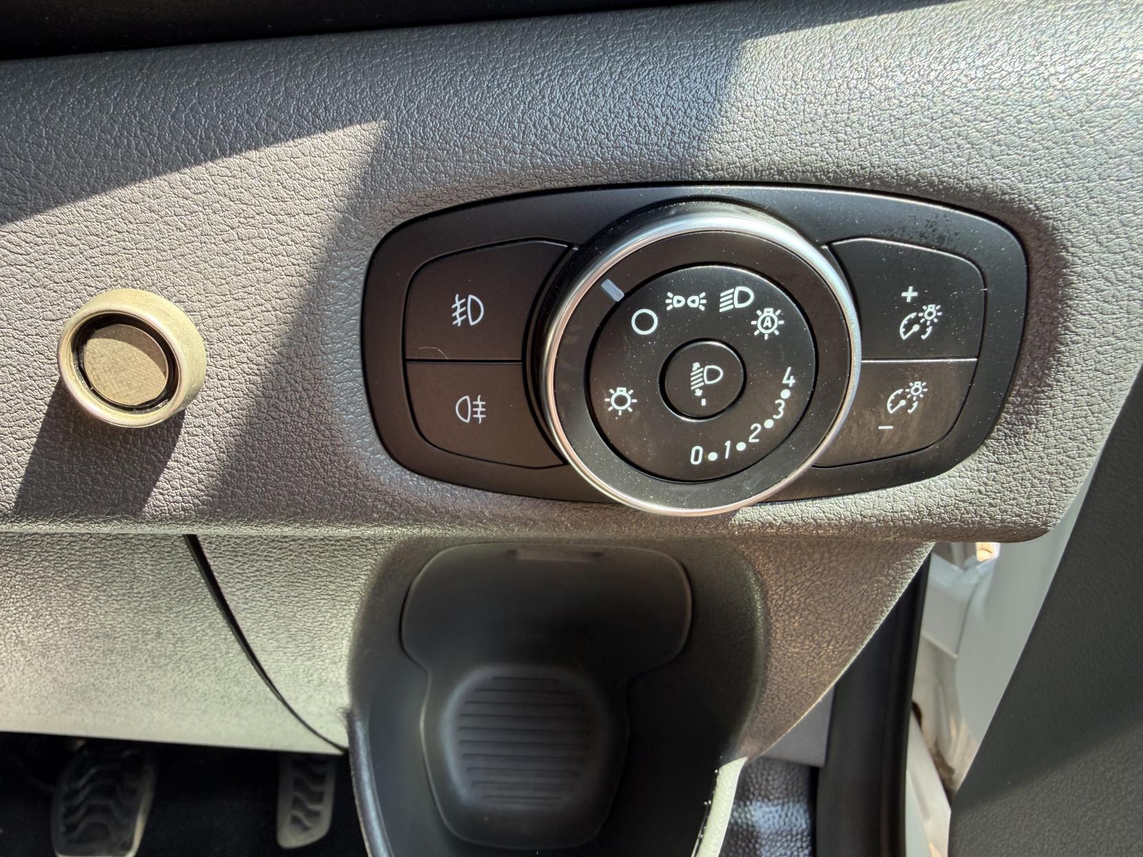 2019 Ford Transit Custom 2.0 320 EcoBlue Panel Van 5dr Diesel Manual L2 H2 Euro 6 (130 ps) - Thumbnail 38