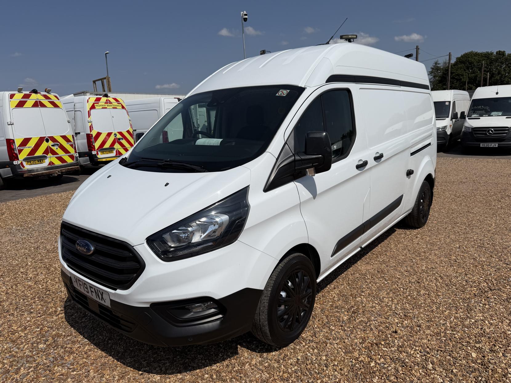 2019 Ford Transit Custom 2.0 320 EcoBlue Panel Van 5dr Diesel Manual L2 H2 Euro 6 (130 ps) - Thumbnail 7