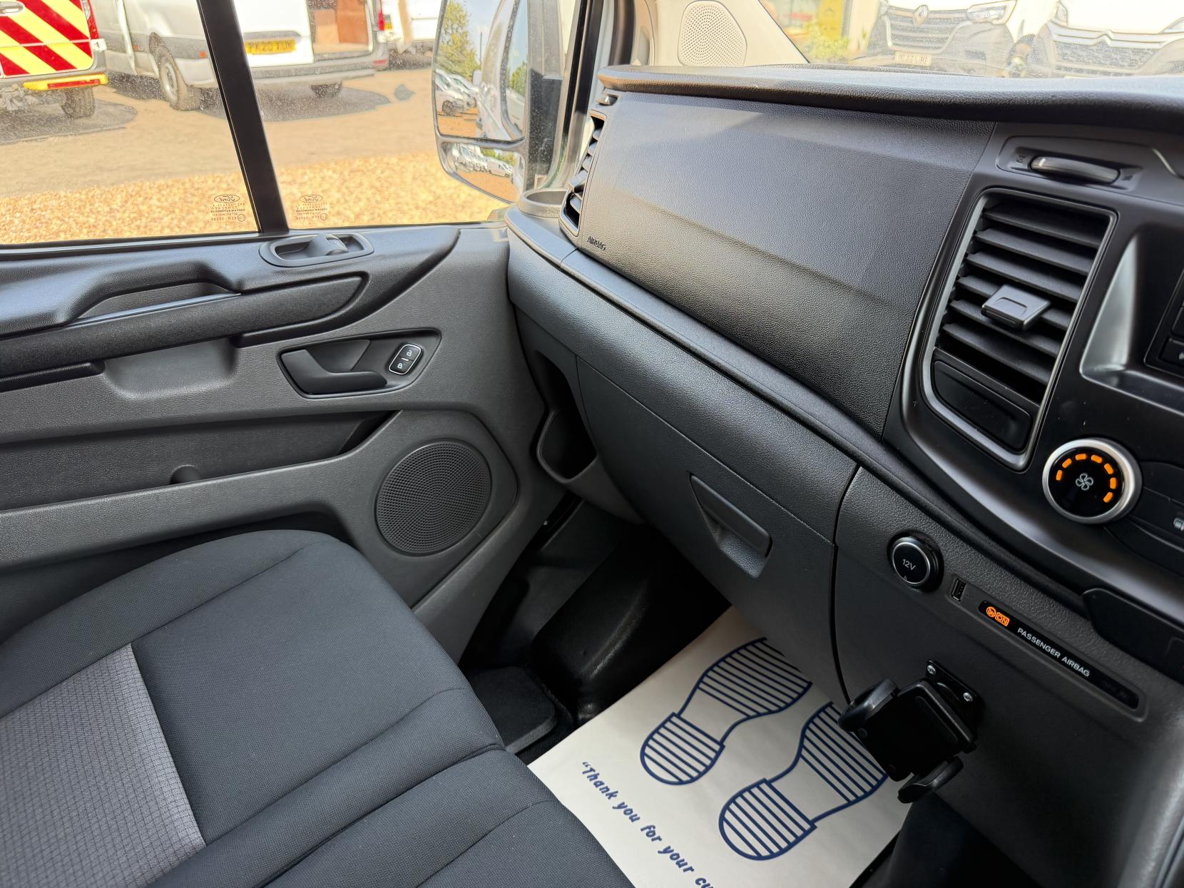 2019 Ford Transit Custom 2.0 320 EcoBlue Panel Van 5dr Diesel Manual L2 H2 Euro 6 (130 ps) - Thumbnail 48