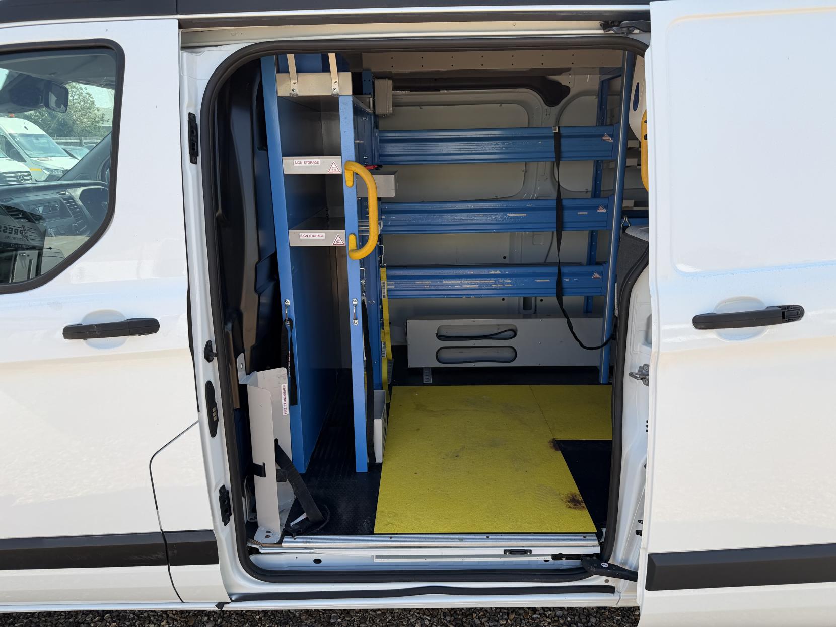 2019 Ford Transit Custom 2.0 320 EcoBlue Panel Van 5dr Diesel Manual L2 H2 Euro 6 (130 ps) - Thumbnail 16