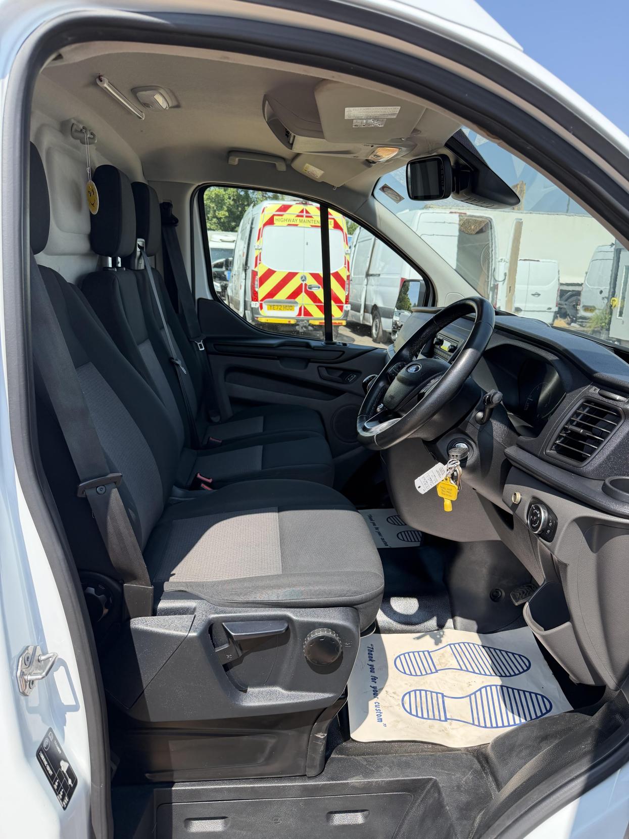 2019 Ford Transit Custom 2.0 320 EcoBlue Panel Van 5dr Diesel Manual L2 H2 Euro 6 (130 ps) - Thumbnail 20