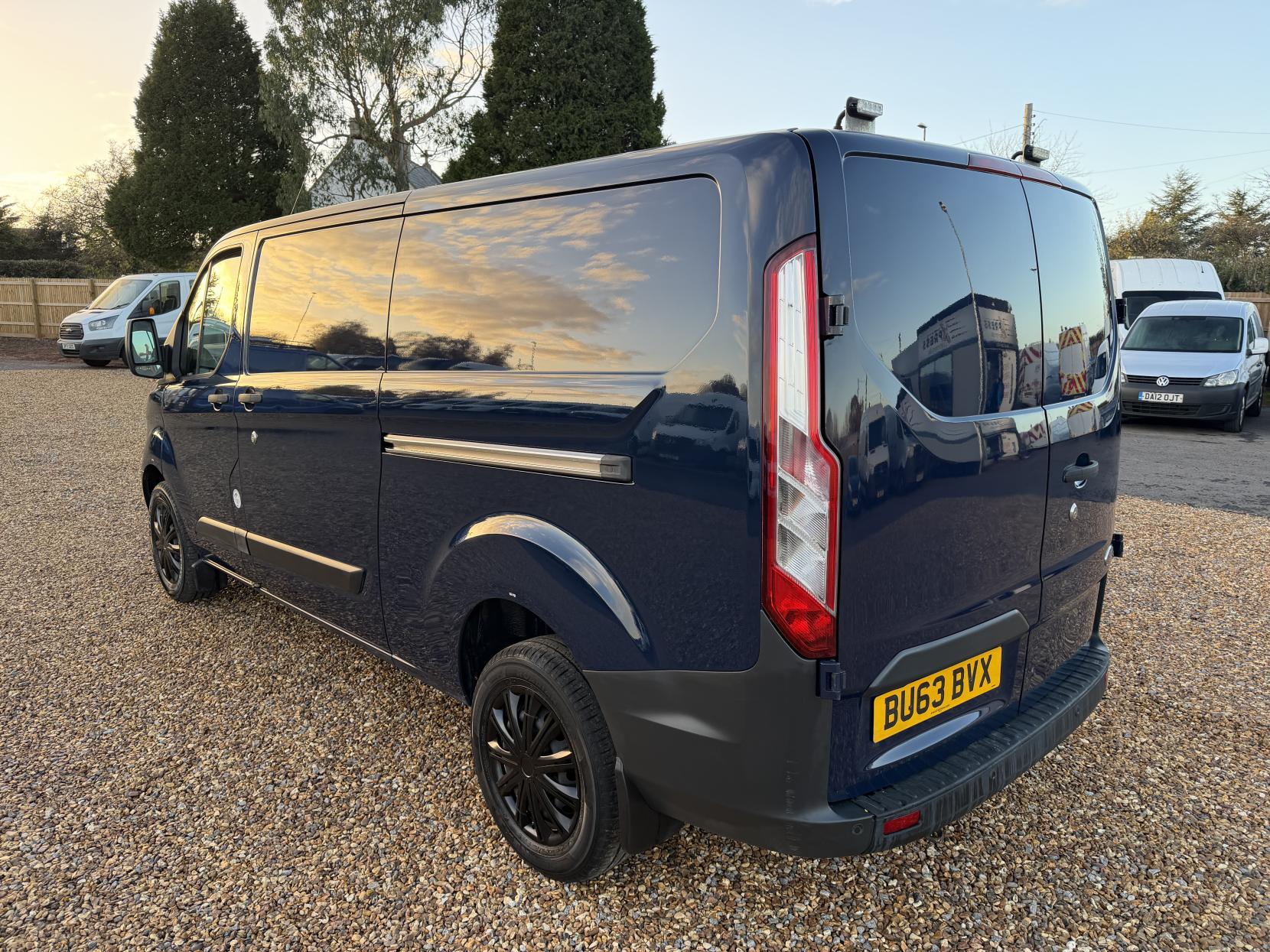 Ford Transit Custom 2.2 TDCi 330 Trend Panel Van 5dr Diesel Manual L2 H1 (197 g/km, 123 bhp)