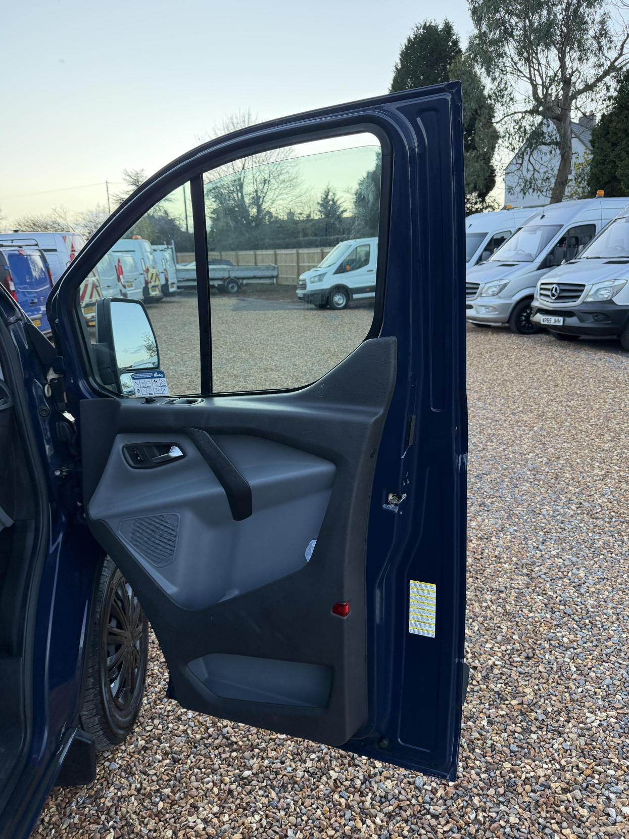 Ford Transit Custom 2.2 TDCi 330 Trend Panel Van 5dr Diesel Manual L2 H1 (197 g/km, 123 bhp)