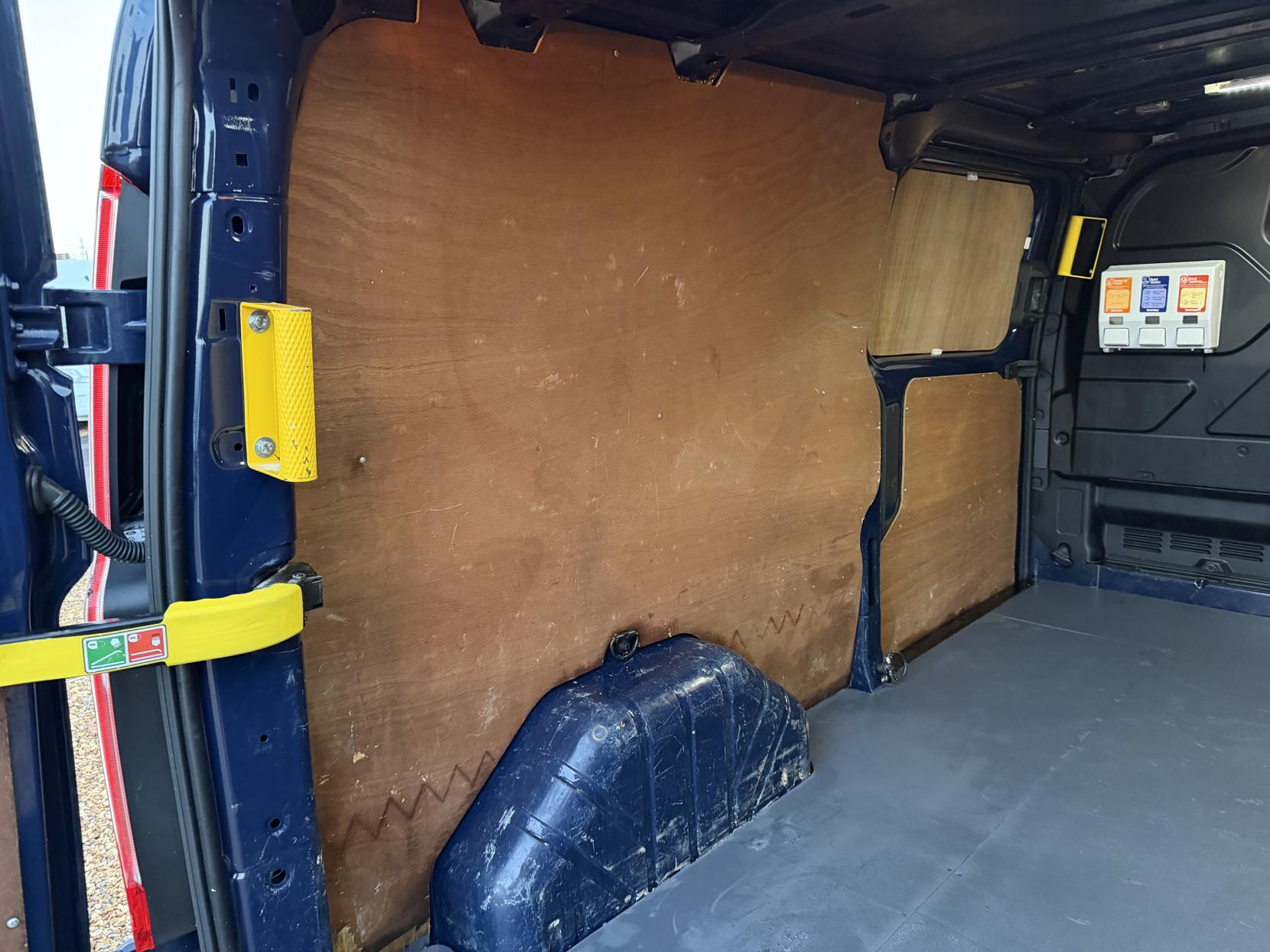 Ford Transit Custom 2.2 TDCi 330 Trend Panel Van 5dr Diesel Manual L2 H1 (197 g/km, 123 bhp)