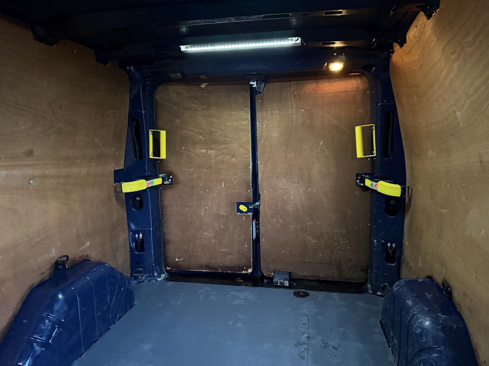 Ford Transit Custom 2.2 TDCi 330 Trend Panel Van 5dr Diesel Manual L2 H1 (197 g/km, 123 bhp)