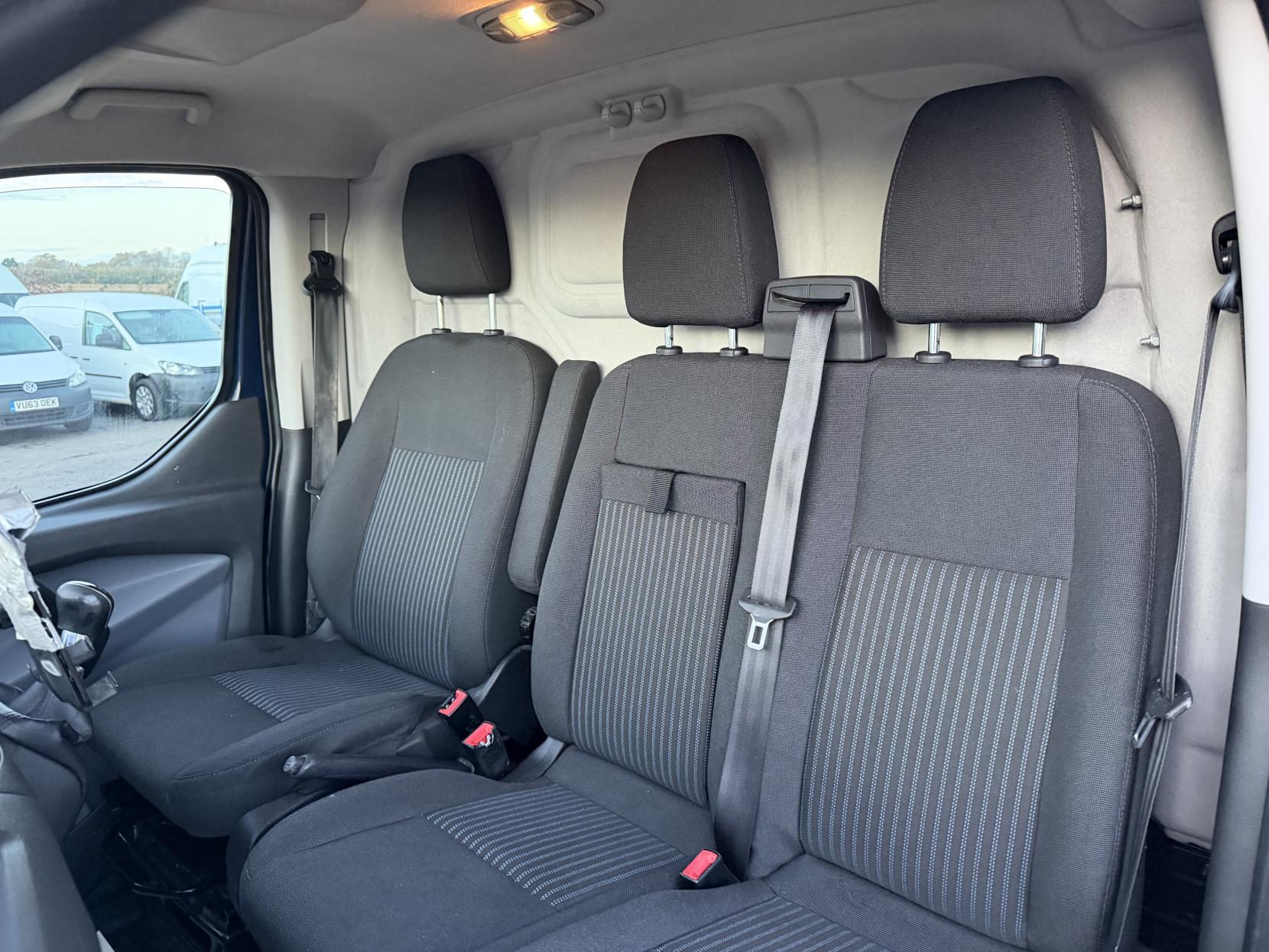 Ford Transit Custom 2.2 TDCi 330 Trend Panel Van 5dr Diesel Manual L2 H1 (197 g/km, 123 bhp)