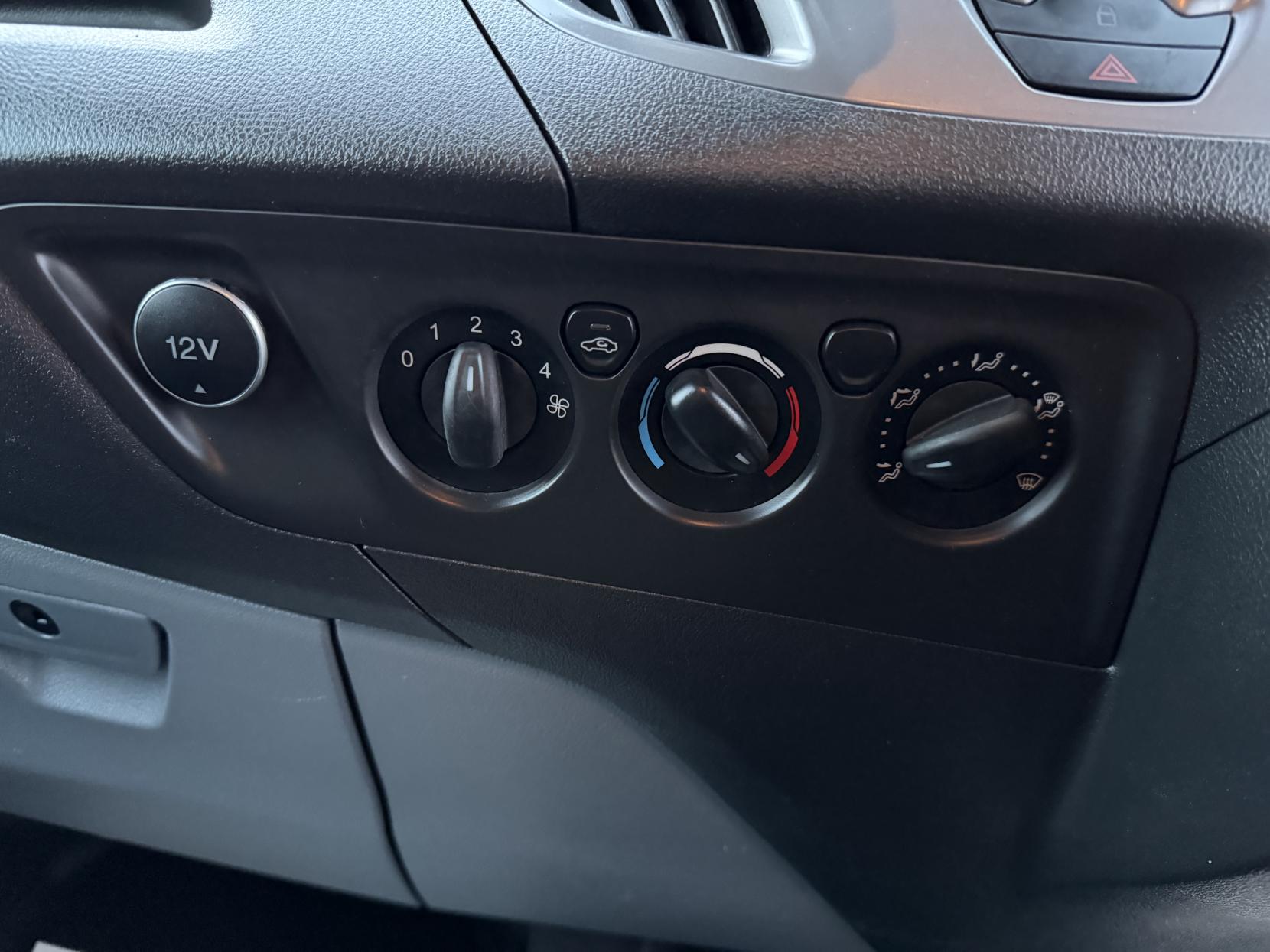 Ford Transit Custom 2.2 TDCi 330 Trend Panel Van 5dr Diesel Manual L2 H1 (197 g/km, 123 bhp)