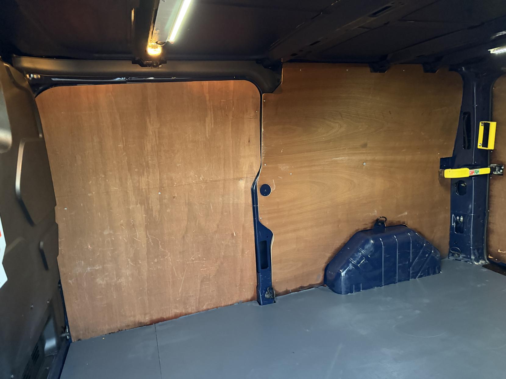 Ford Transit Custom 2.2 TDCi 330 Trend Panel Van 5dr Diesel Manual L2 H1 (197 g/km, 123 bhp)