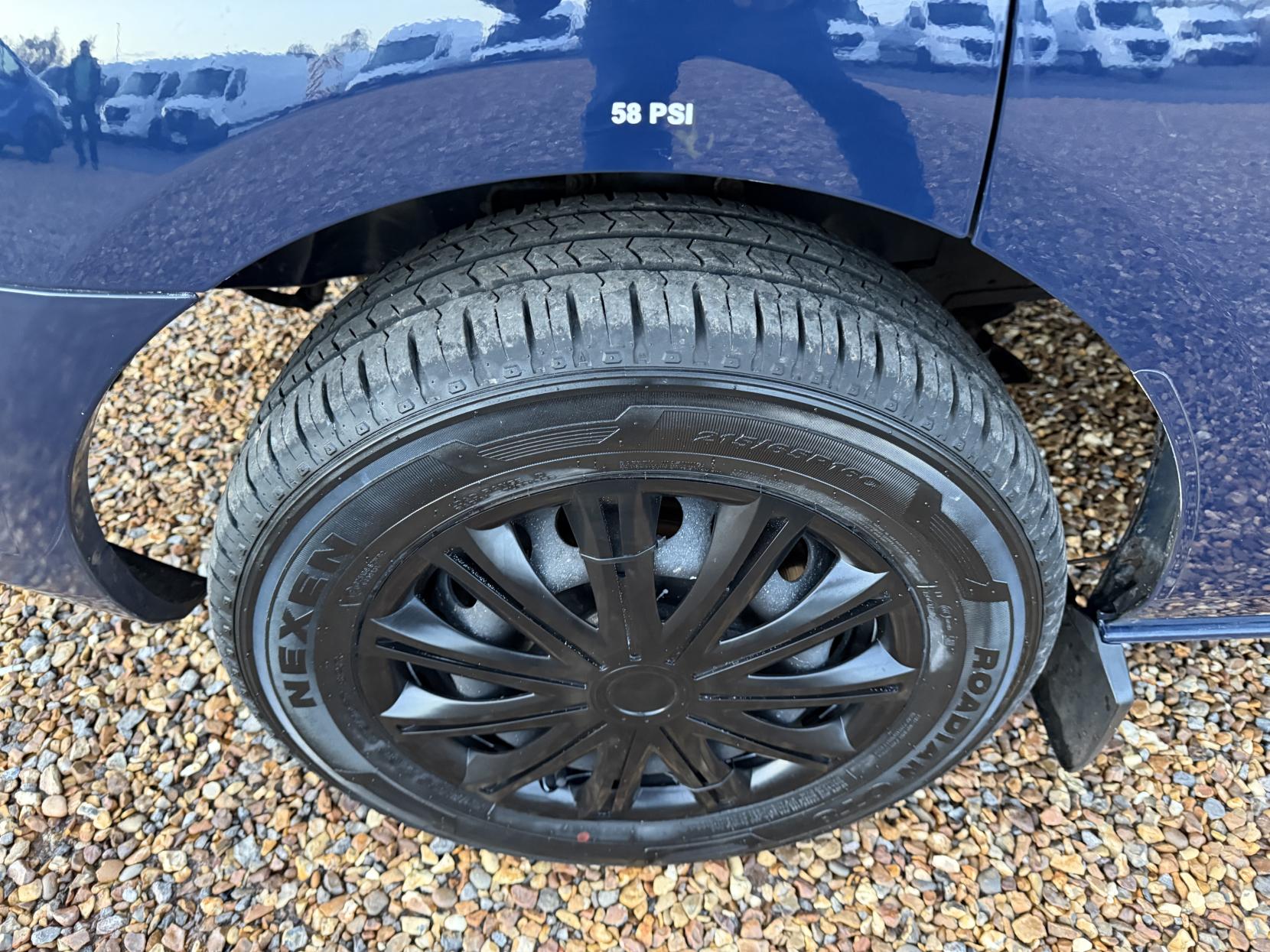 Ford Transit Custom 2.2 TDCi 330 Trend Panel Van 5dr Diesel Manual L2 H1 (197 g/km, 123 bhp)