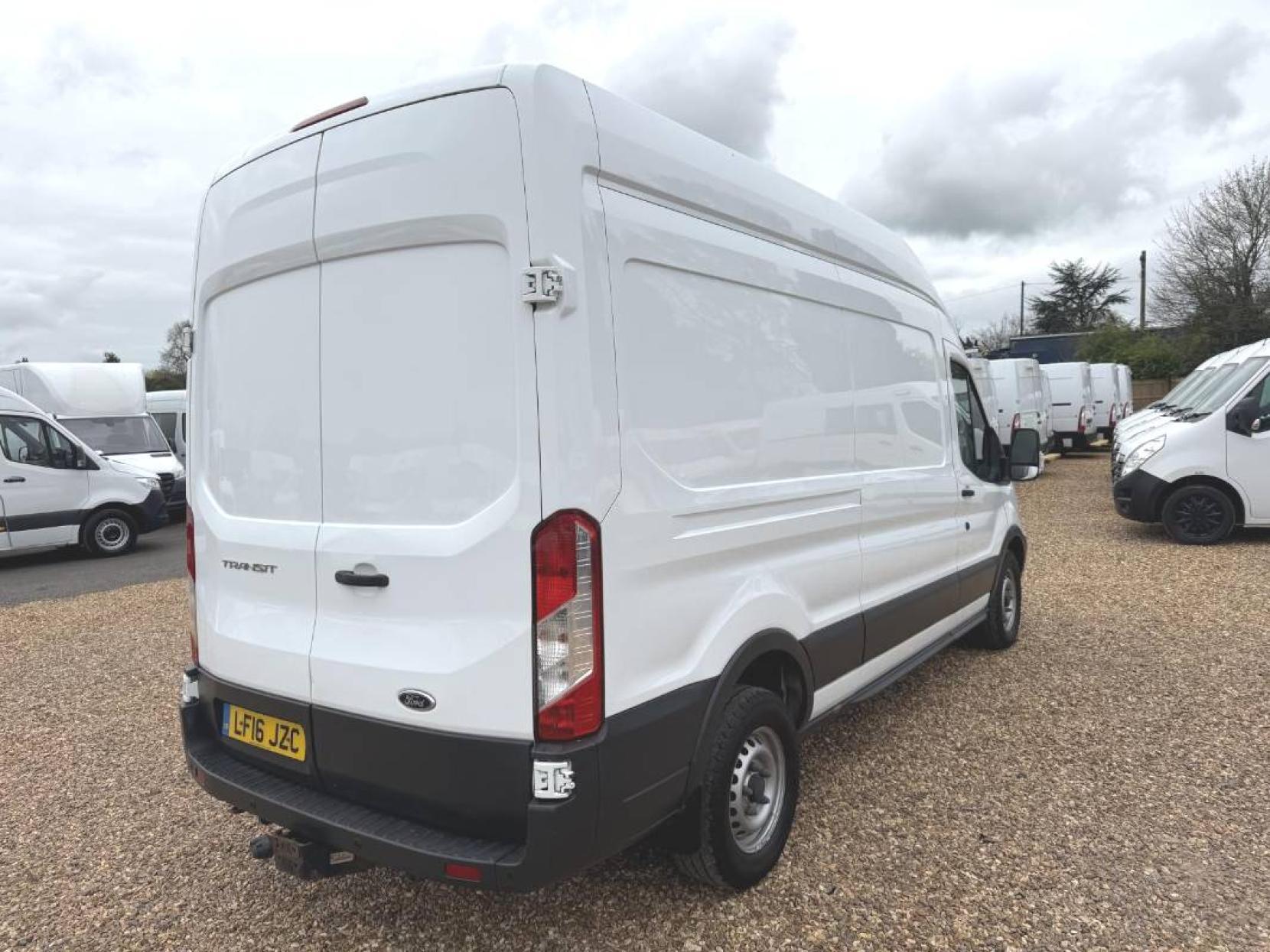 Ford Transit 2.2 TDCi 350 Panel Van 5dr Diesel Manual RWD L3 H3 Euro 5 (125 ps)