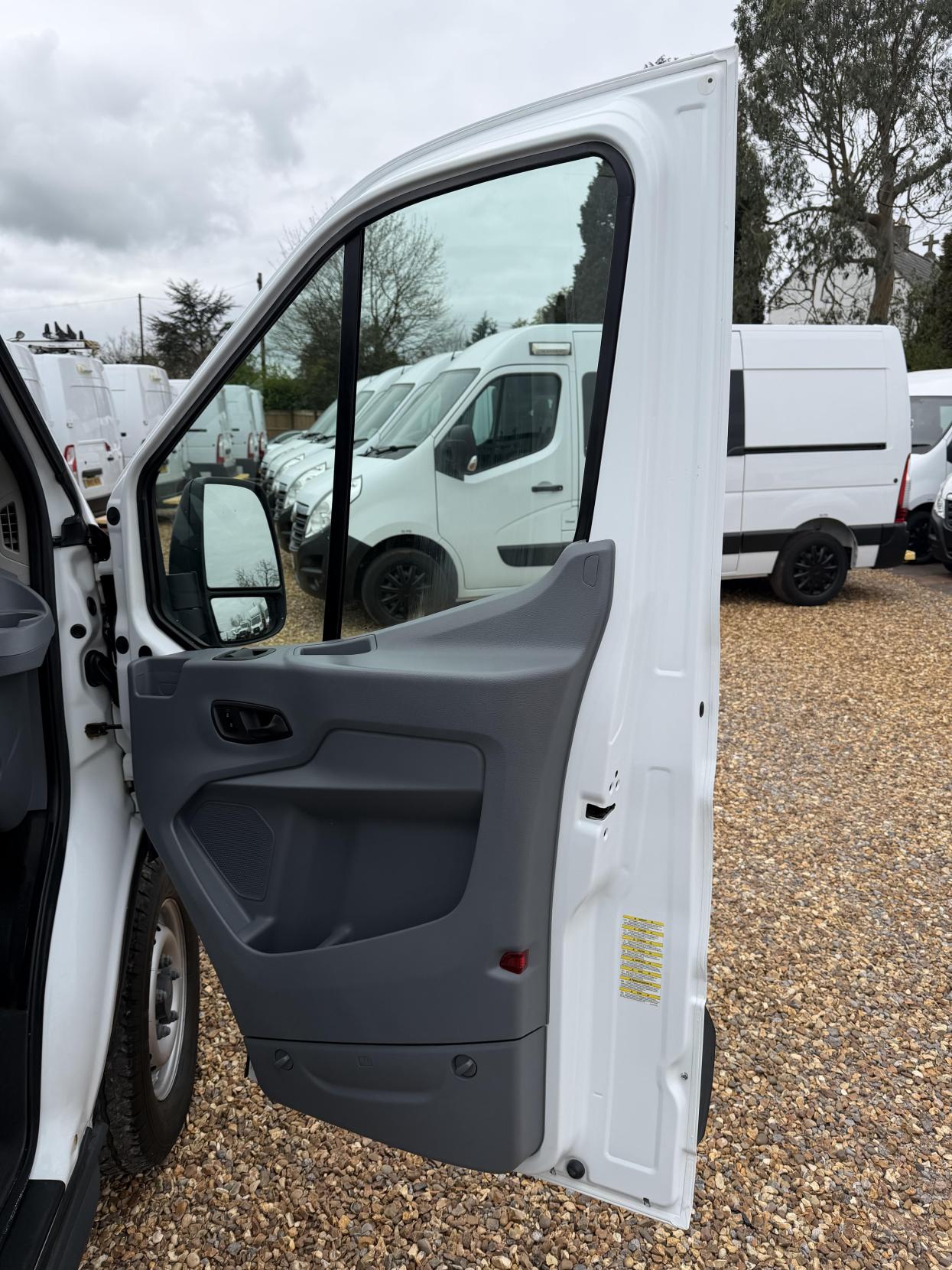 Ford Transit 2.2 TDCi 350 Panel Van 5dr Diesel Manual RWD L3 H3 Euro 5 (125 ps)