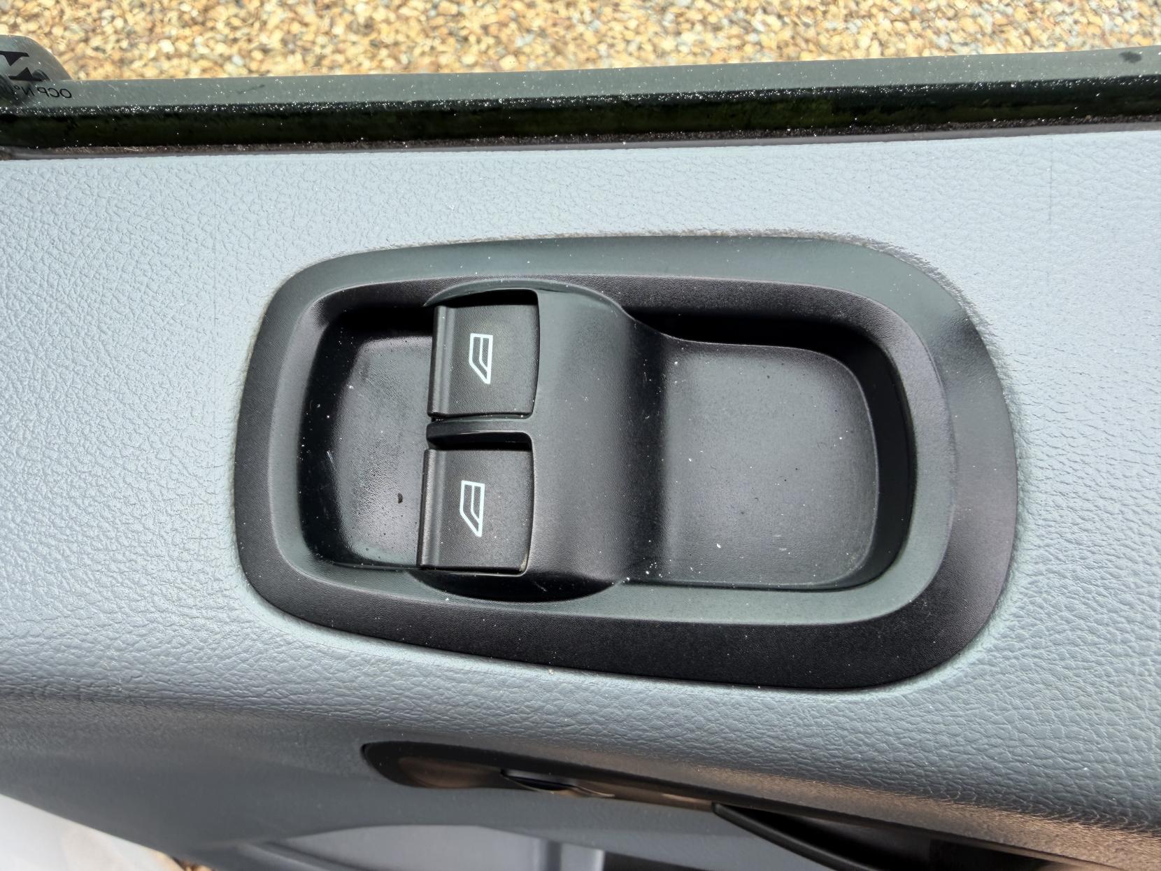 Ford Transit 2.2 TDCi 350 Panel Van 5dr Diesel Manual RWD L3 H3 Euro 5 (125 ps)