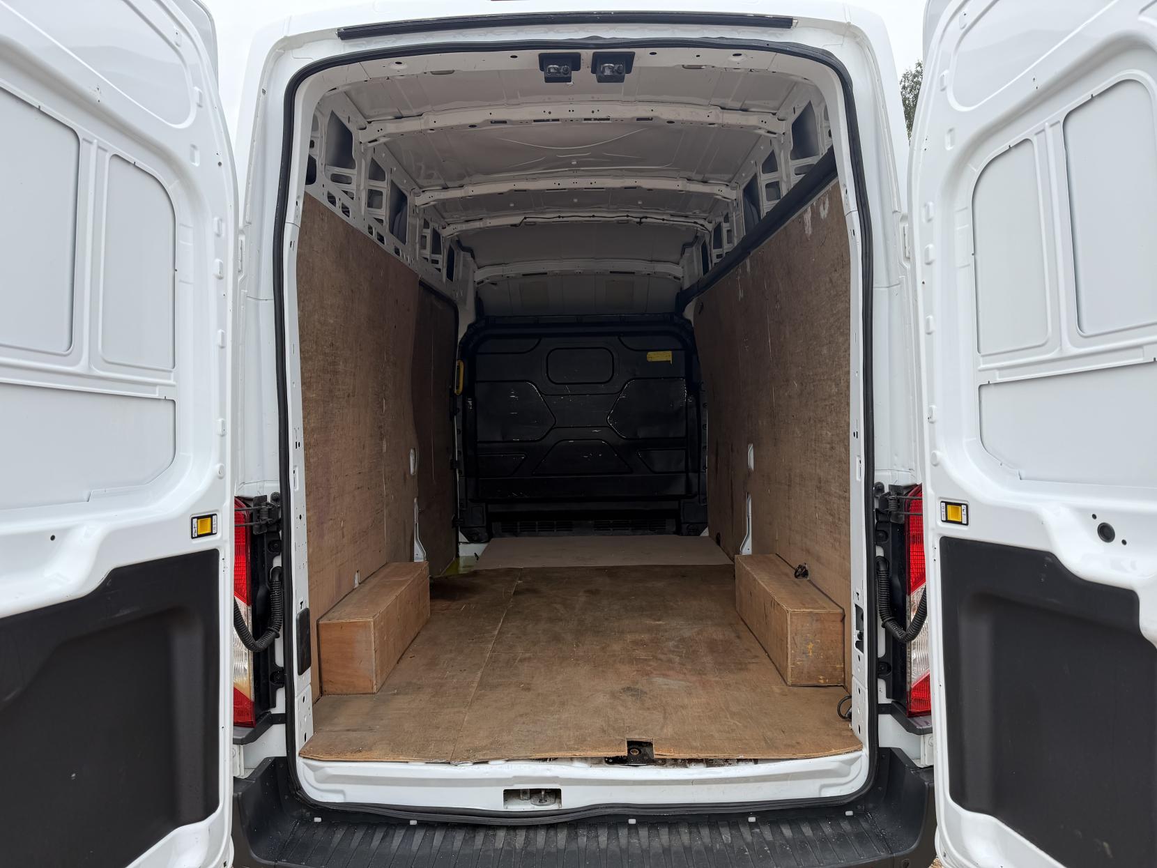 Ford Transit 2.2 TDCi 350 Panel Van 5dr Diesel Manual RWD L3 H3 Euro 5 (125 ps)