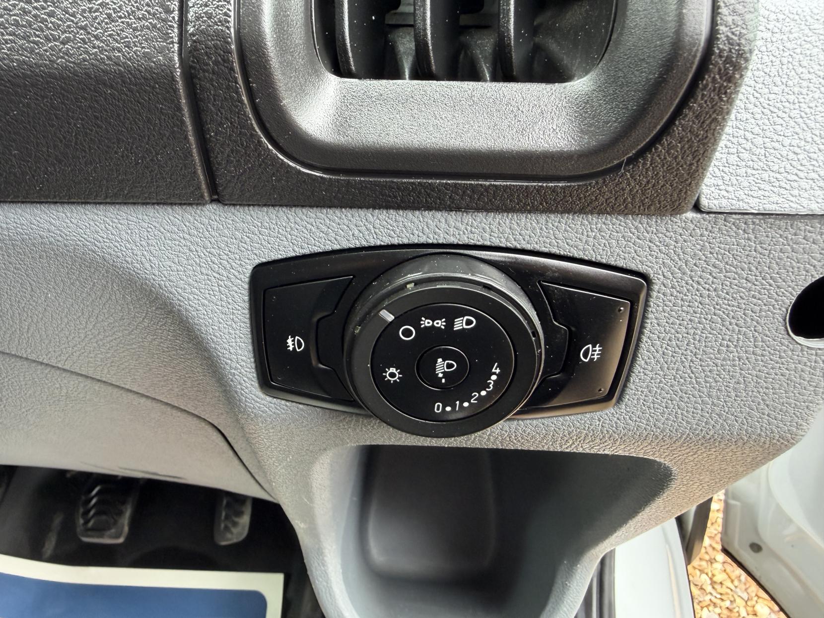 Ford Transit 2.2 TDCi 350 Panel Van 5dr Diesel Manual RWD L3 H3 Euro 5 (125 ps)