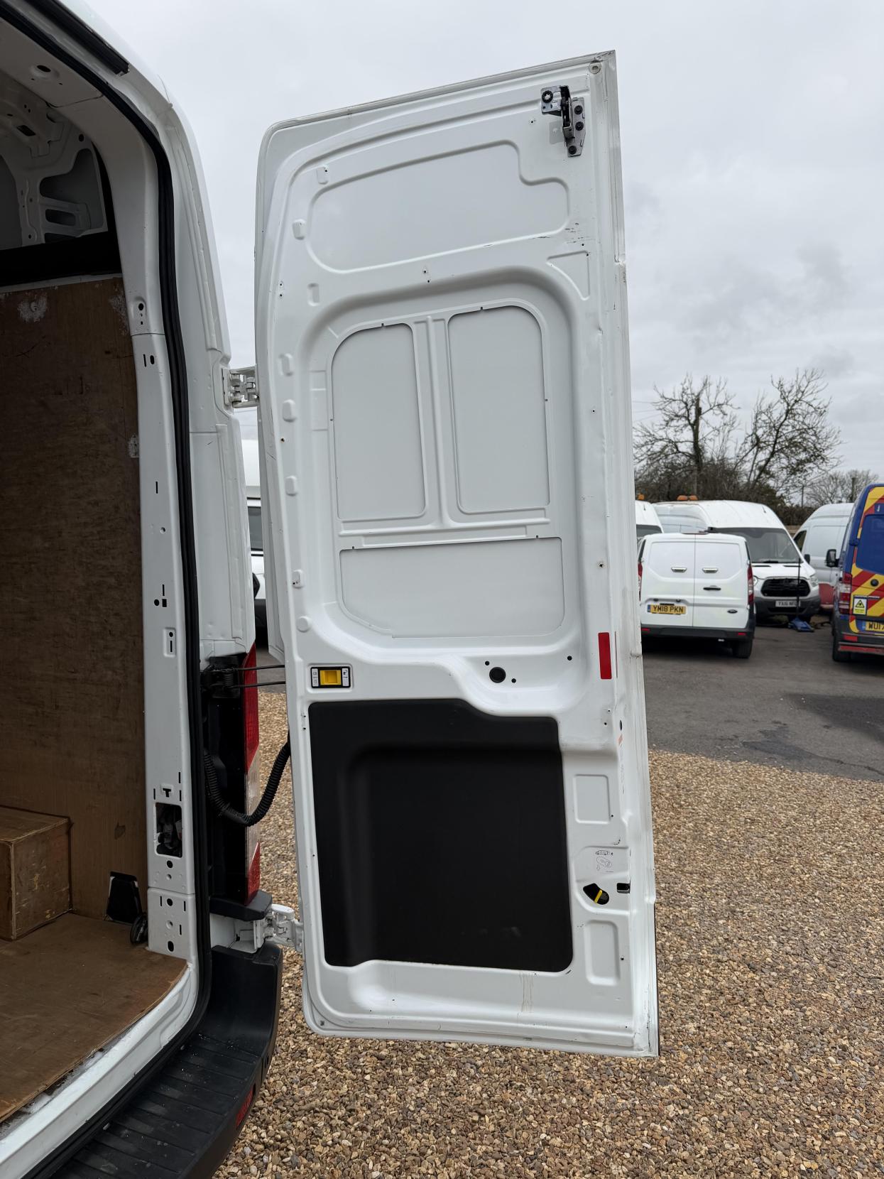 Ford Transit 2.2 TDCi 350 Panel Van 5dr Diesel Manual RWD L3 H3 Euro 5 (125 ps)