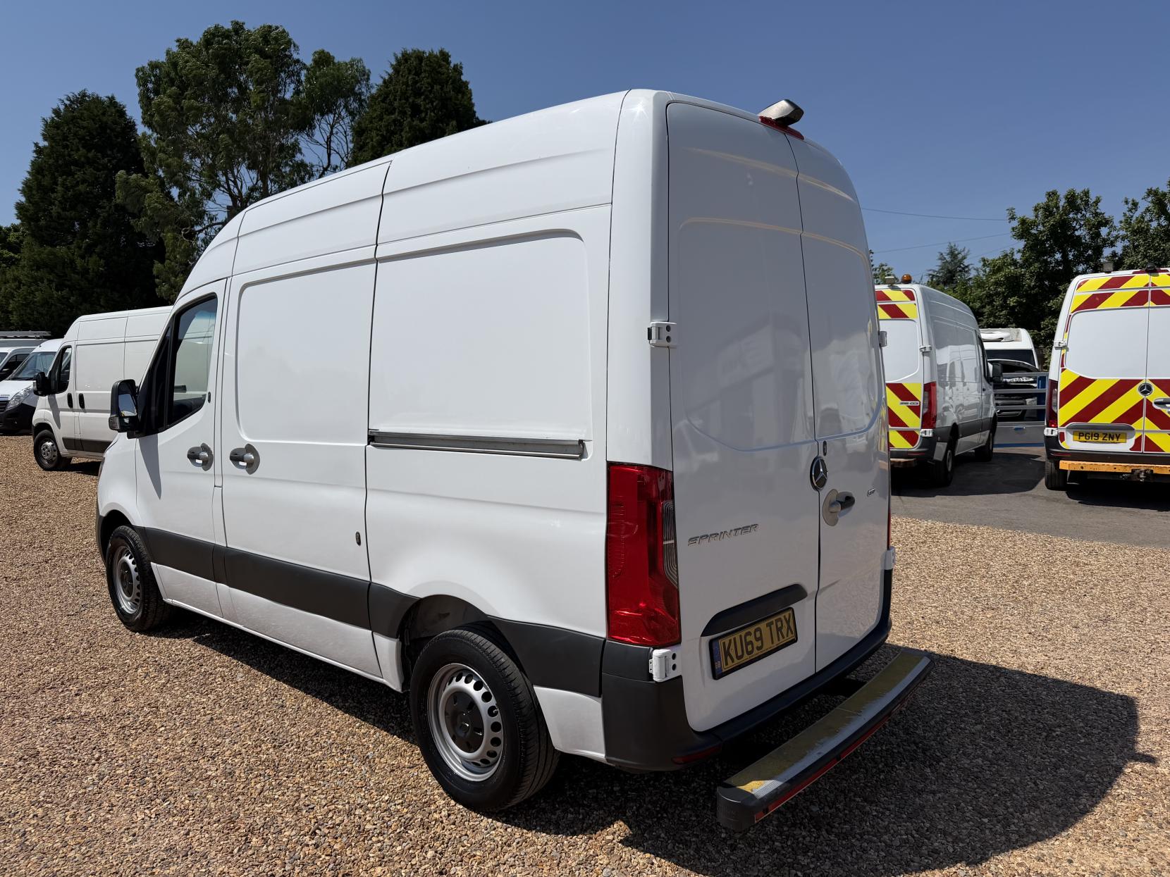 2019 Mercedes-Benz Sprinter 2.1 314 CDI Progressive Panel Van 5dr Diesel G-Tronic FWD L1 H1 Euro 6 (s/s) (143 ps) - Thumbnail 9
