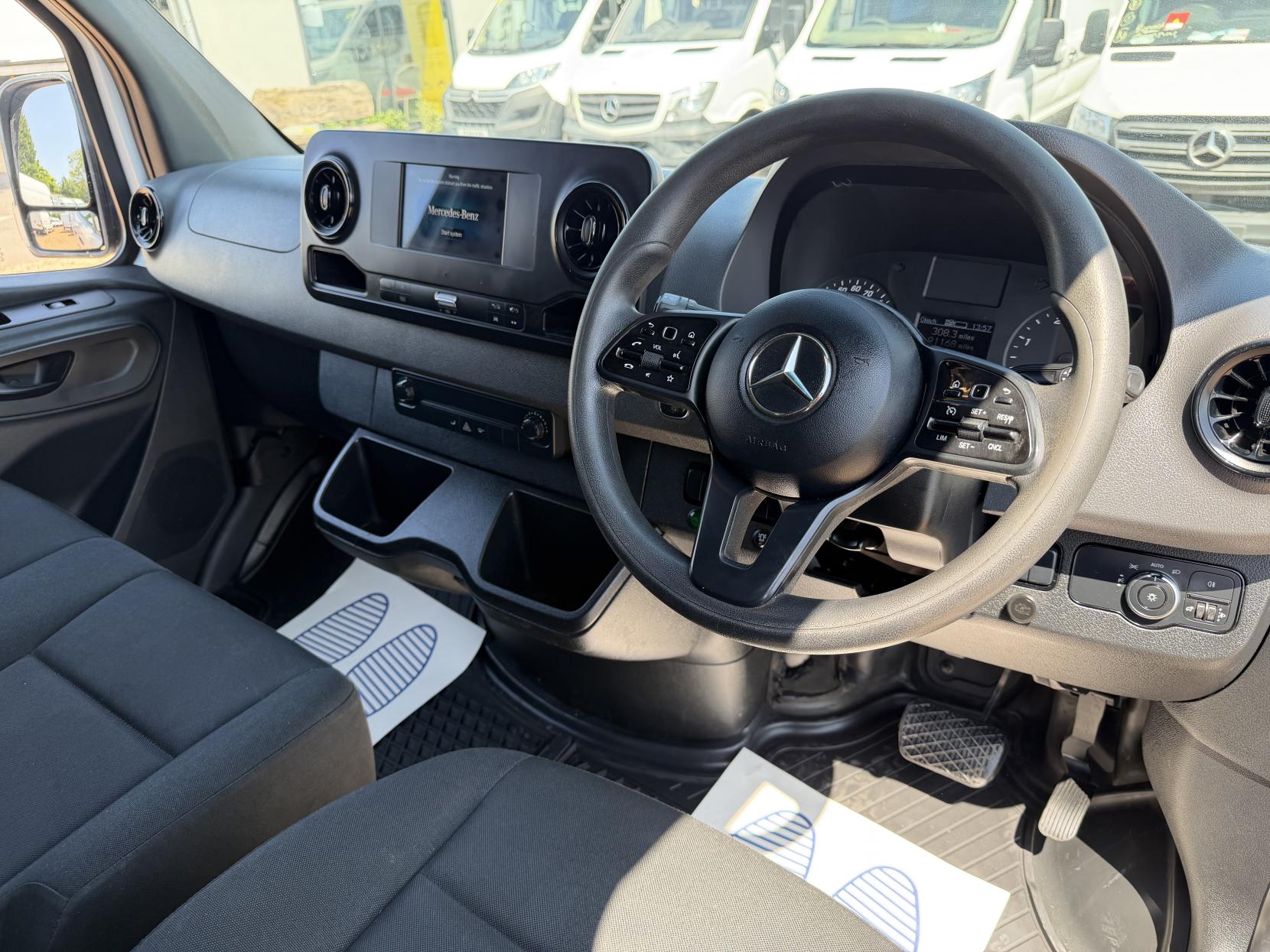 2019 Mercedes-Benz Sprinter 2.1 314 CDI Progressive Panel Van 5dr Diesel G-Tronic FWD L1 H1 Euro 6 (s/s) (143 ps) - Thumbnail 2