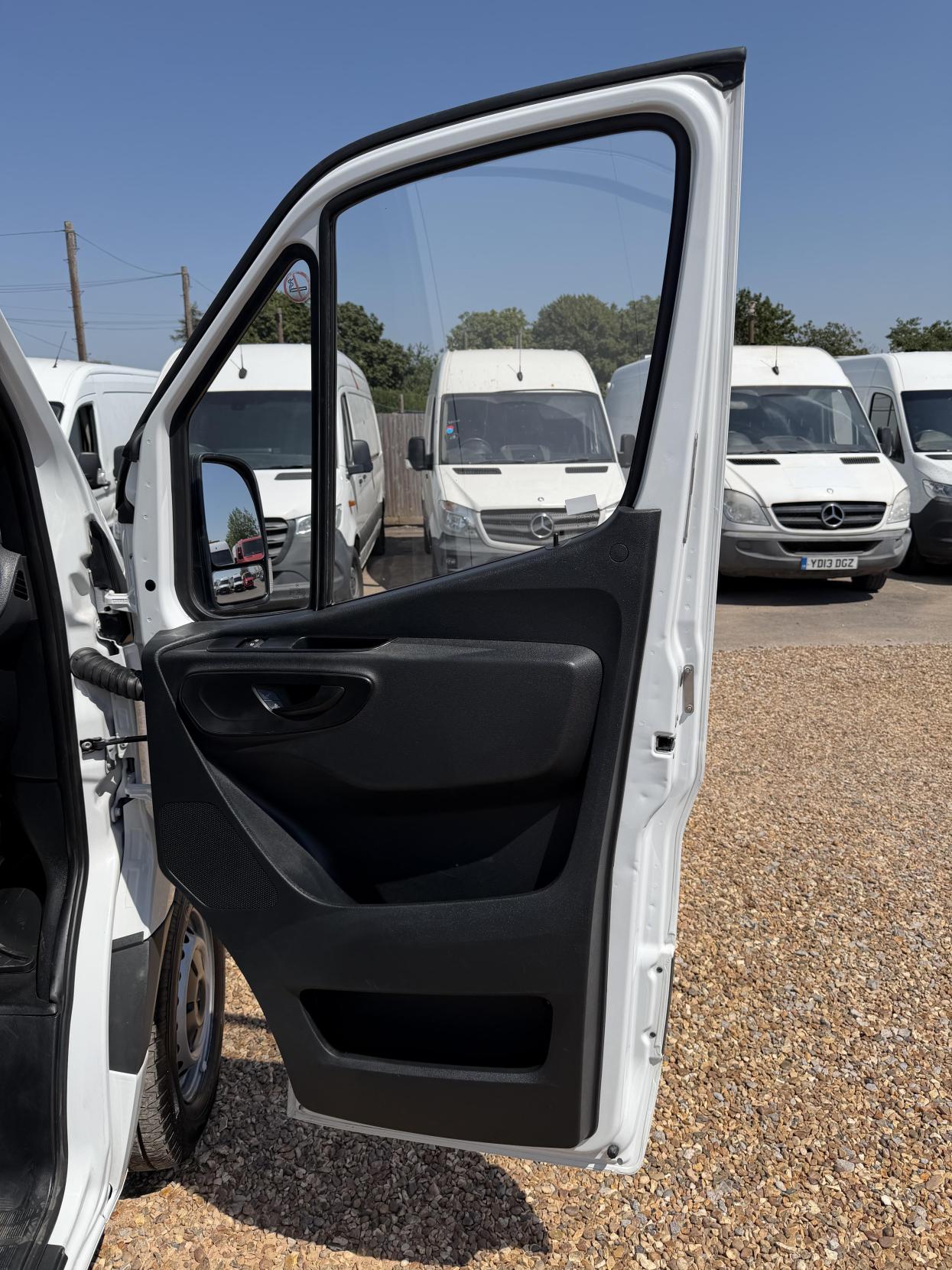 2019 Mercedes-Benz Sprinter 2.1 314 CDI Progressive Panel Van 5dr Diesel G-Tronic FWD L1 H1 Euro 6 (s/s) (143 ps) - Thumbnail 14